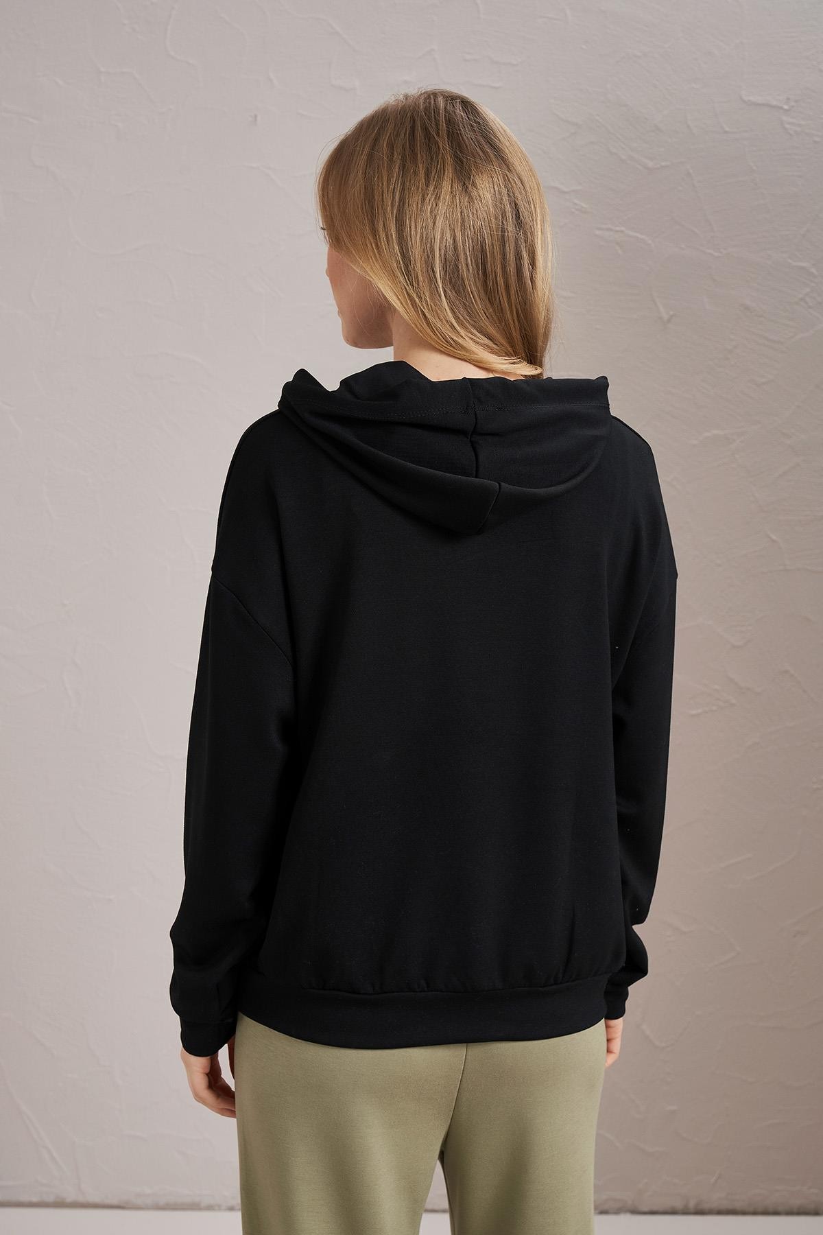 Kadın Modal Kumaş Kapüşonlu Kanguru Cepli Sweatshirt