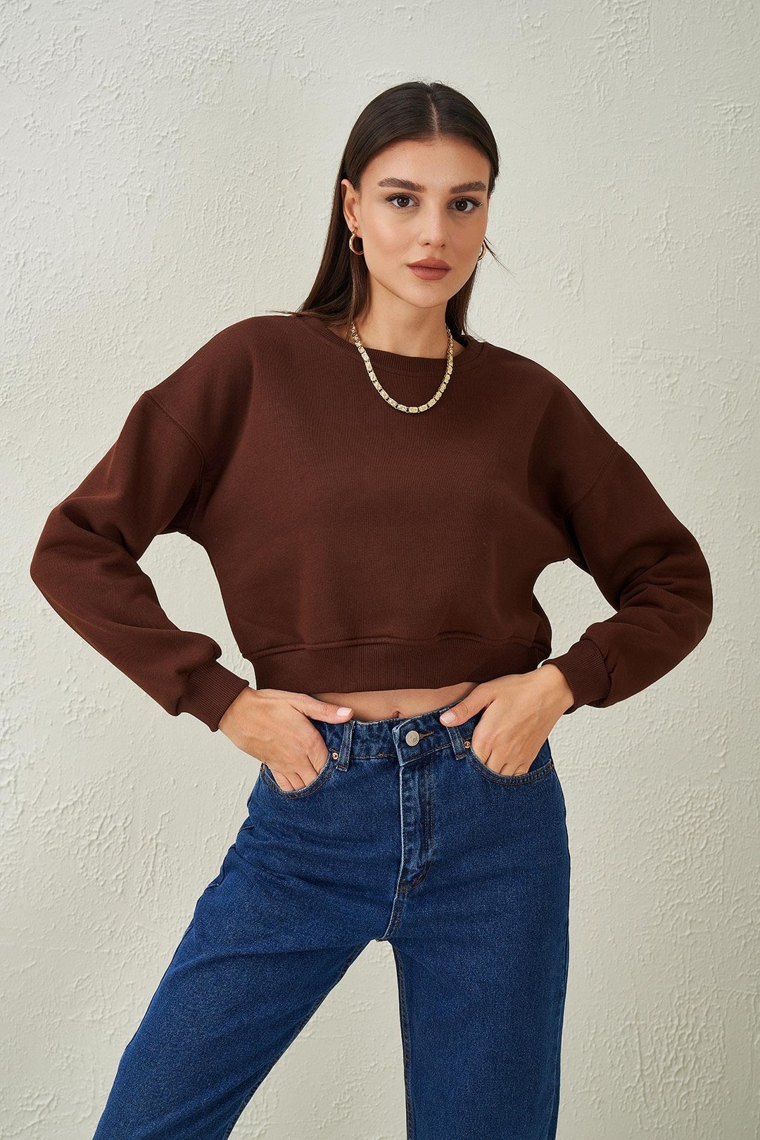 Kadın Bisiklet Yaka Üç İplik Oversize Crop Sweatshirt - Kahve