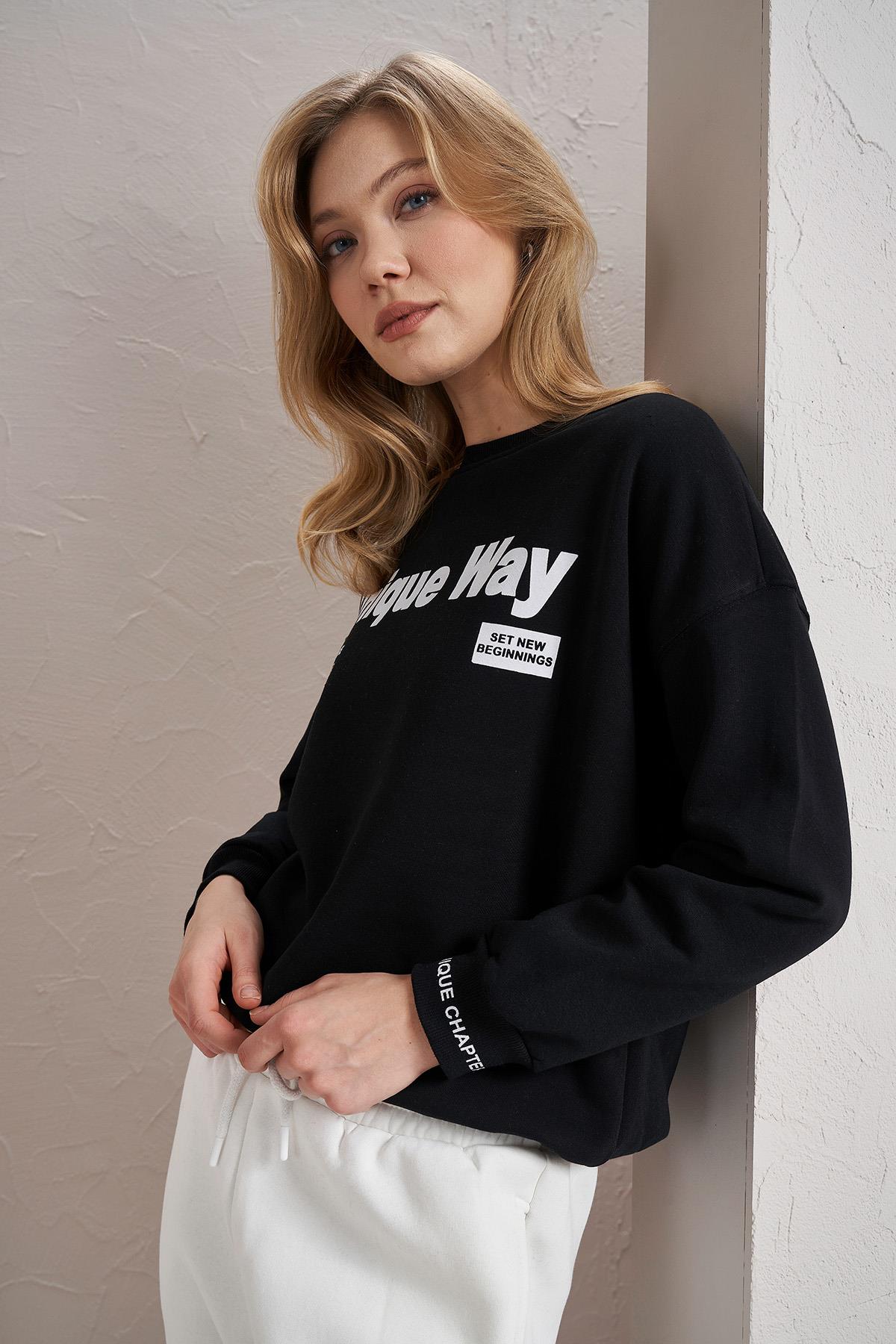 Kadın Bisiklet Yaka Unique Way Baskılı Üç İplik Sweatshirt