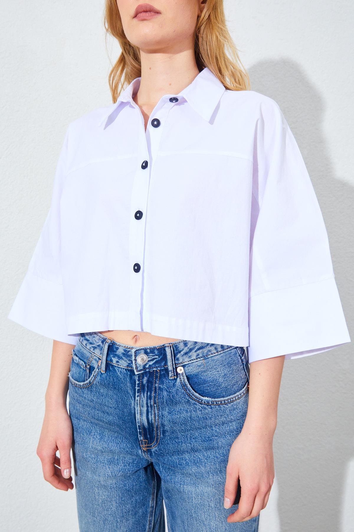Kadın Düşük Kol Çımalı Crop Poplin Gömlek