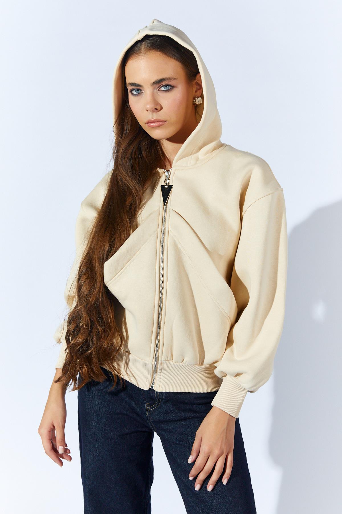 Kadın Kapşonlu Büyük Cep Görünümlü Üç İplik Sweatshirt