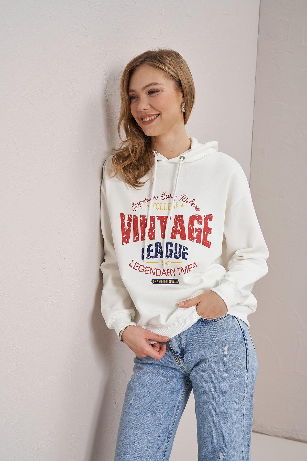 Kadın Wintage Baskılı Cepsiz Kapüşonlu Sweatshirt