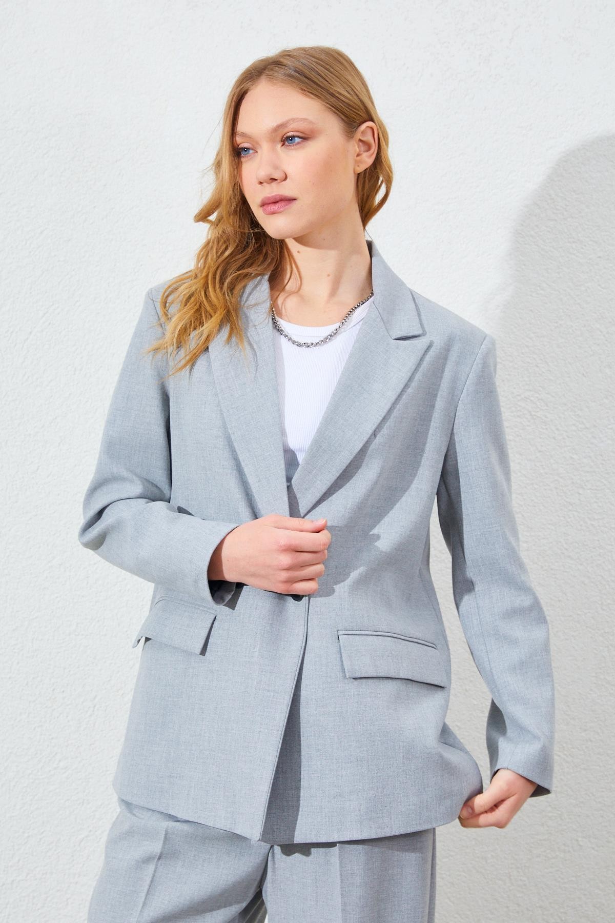 Kadın İki Düğmeli Oversize Poliviskon Blazer Ceket