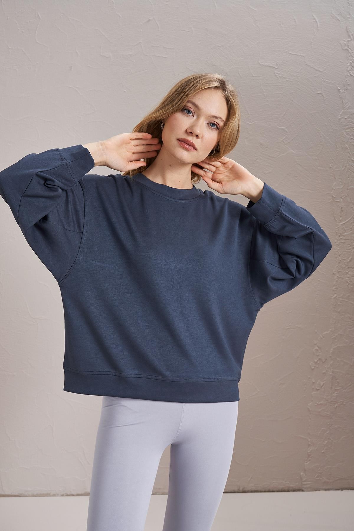 Kadın Bisiklet Yaka Parça Detaylı Modal Kumaş Sweatshirt