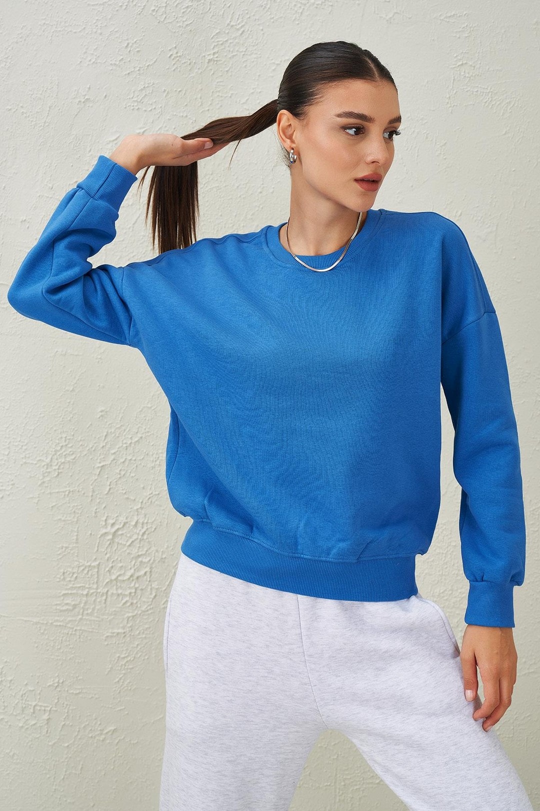 Kadın Bisiklet Yaka Üç İplik Basic Sweatshirt