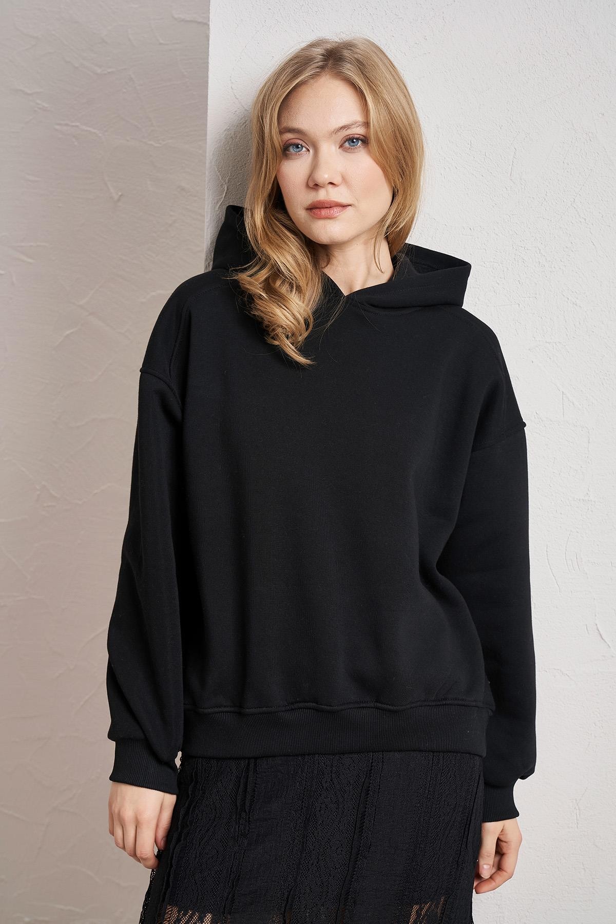 Kadın Kapüşonlu Oversize Basic Sweatshirt - Siyah