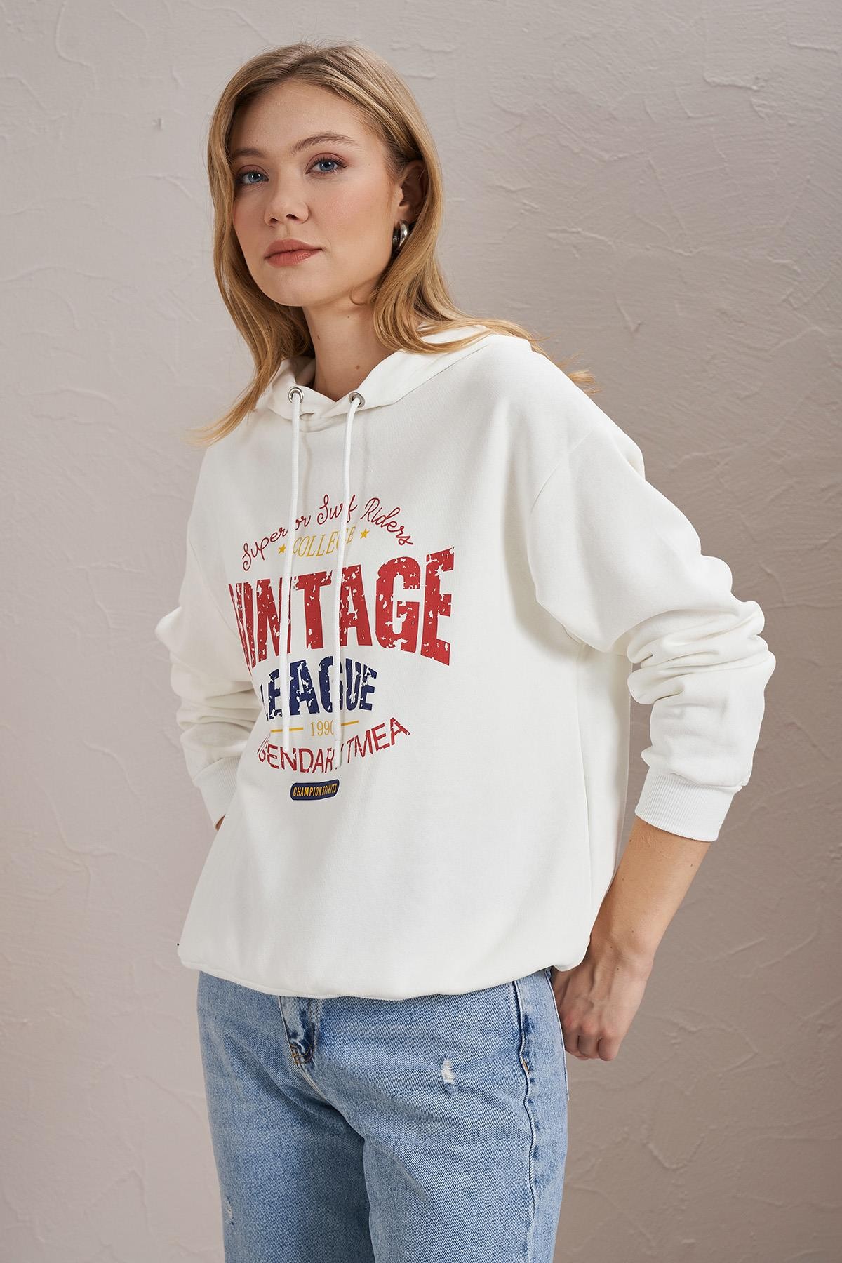 Kadın Wintage Baskılı Cepsiz Kapüşonlu Sweatshirt