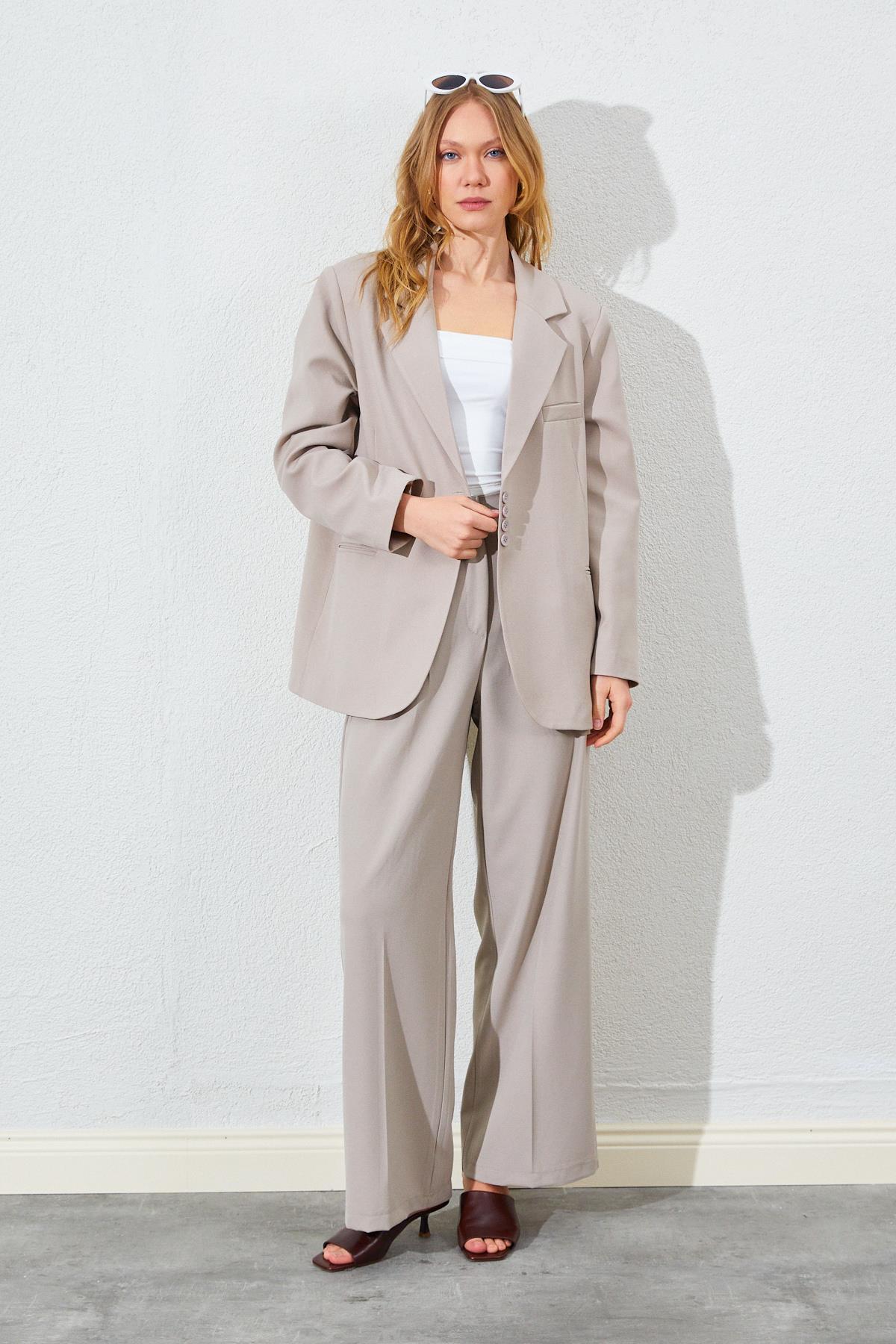 Kadın Dört Düğmeli Fleto Cepli Blazer Ceket