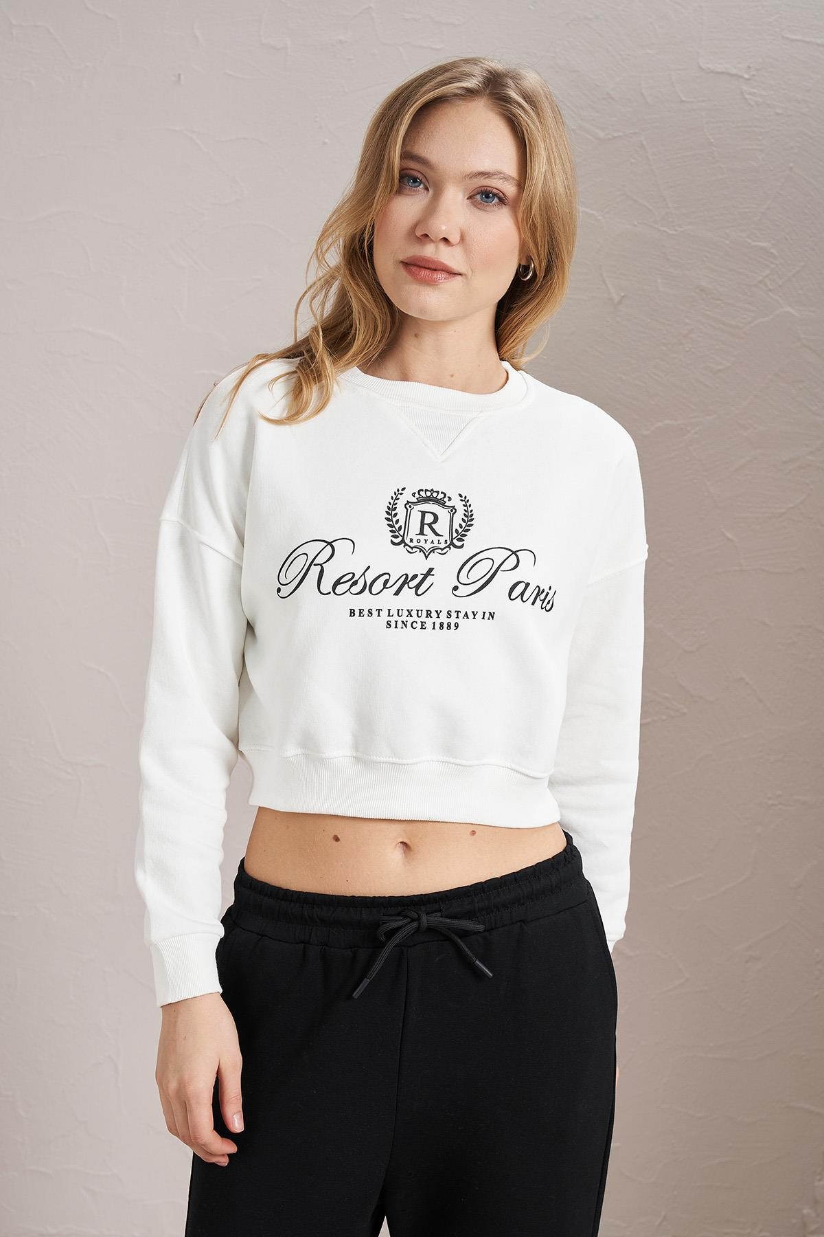 Kadın Resort Paris Baskılı Üç İplik Crop Sweatshirt