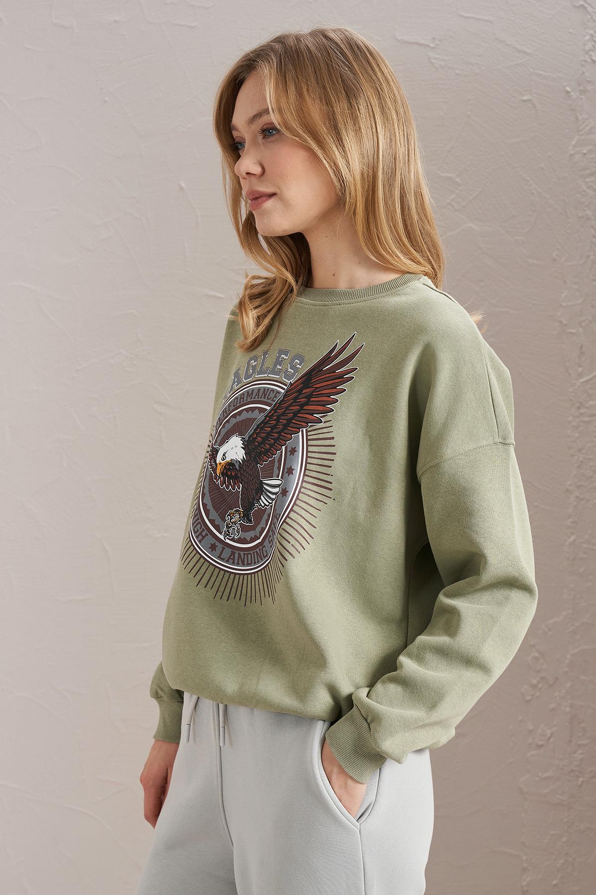 Kadın Bisiklet Yaka Eagles Baskılı Üç İplik Basic Sweatshirt