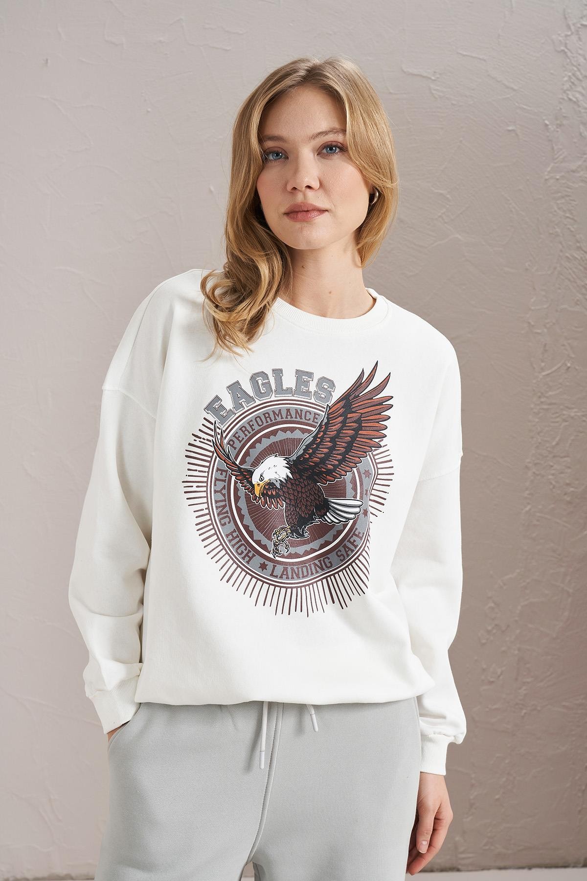 Kadın Bisiklet Yaka Eagles Baskılı Üç İplik Basic Sweatshirt - Ekru