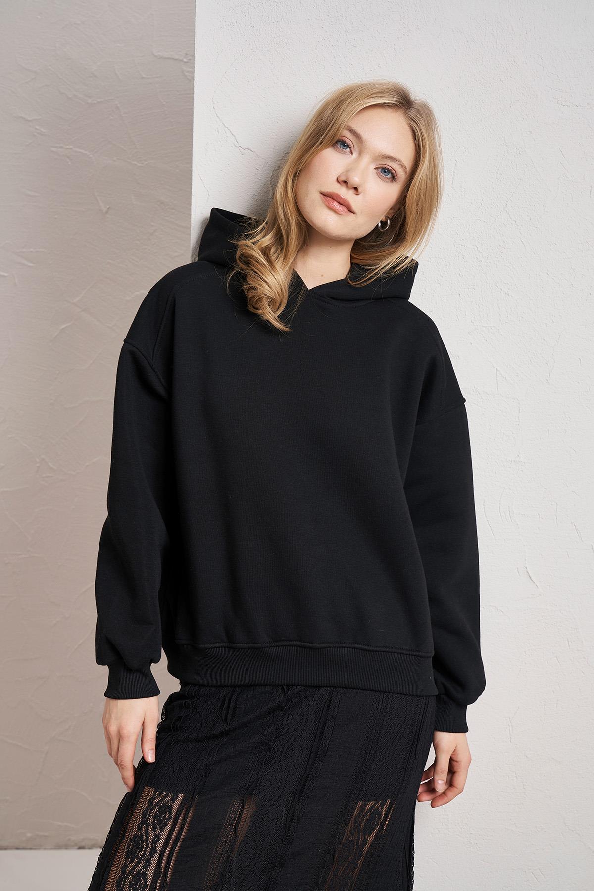 Kadın Kapüşonlu Oversize Basic Sweatshirt