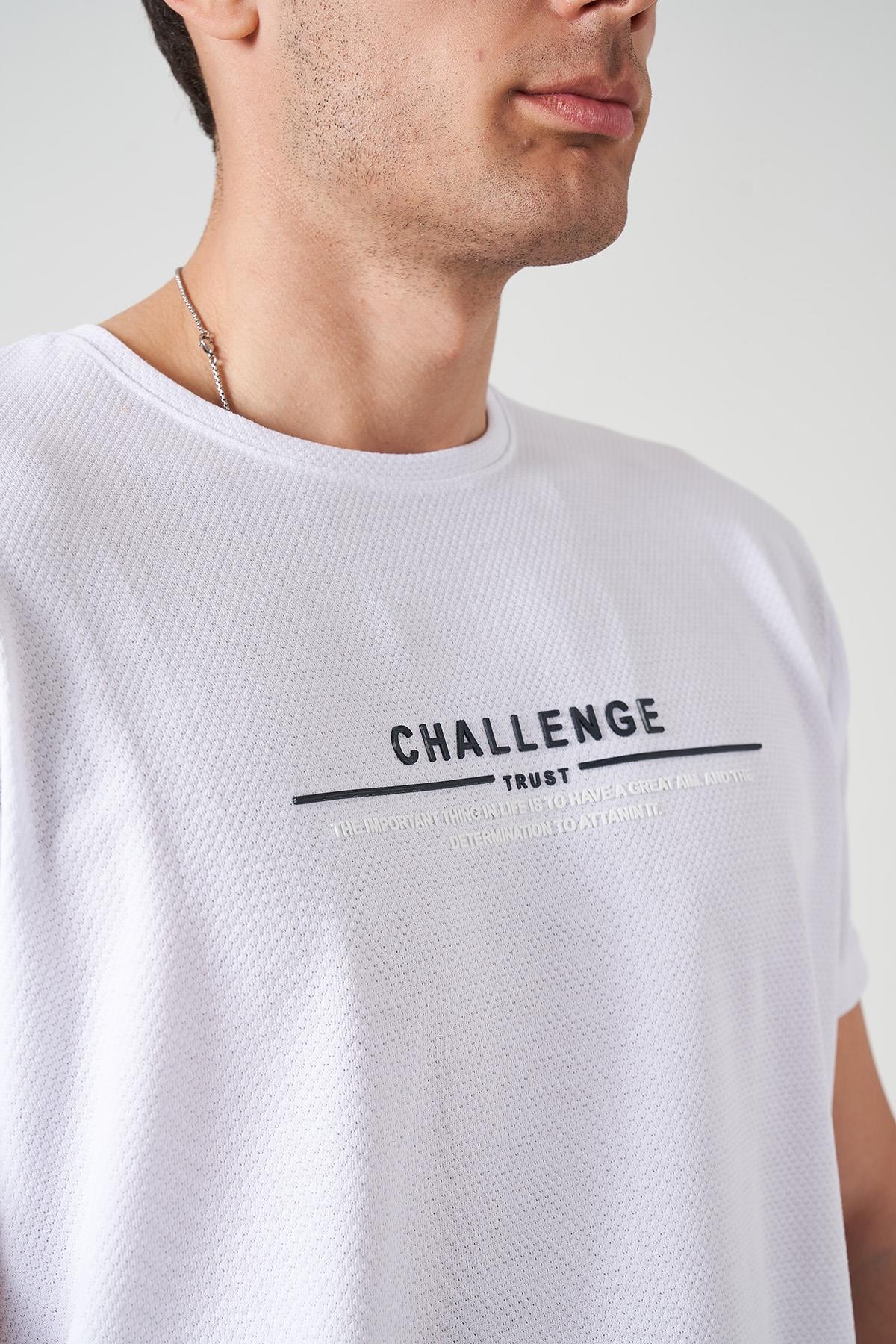 Erkek Bisiklet Yaka Enjeksiyon Baskı Challenge Yazılı Tişört