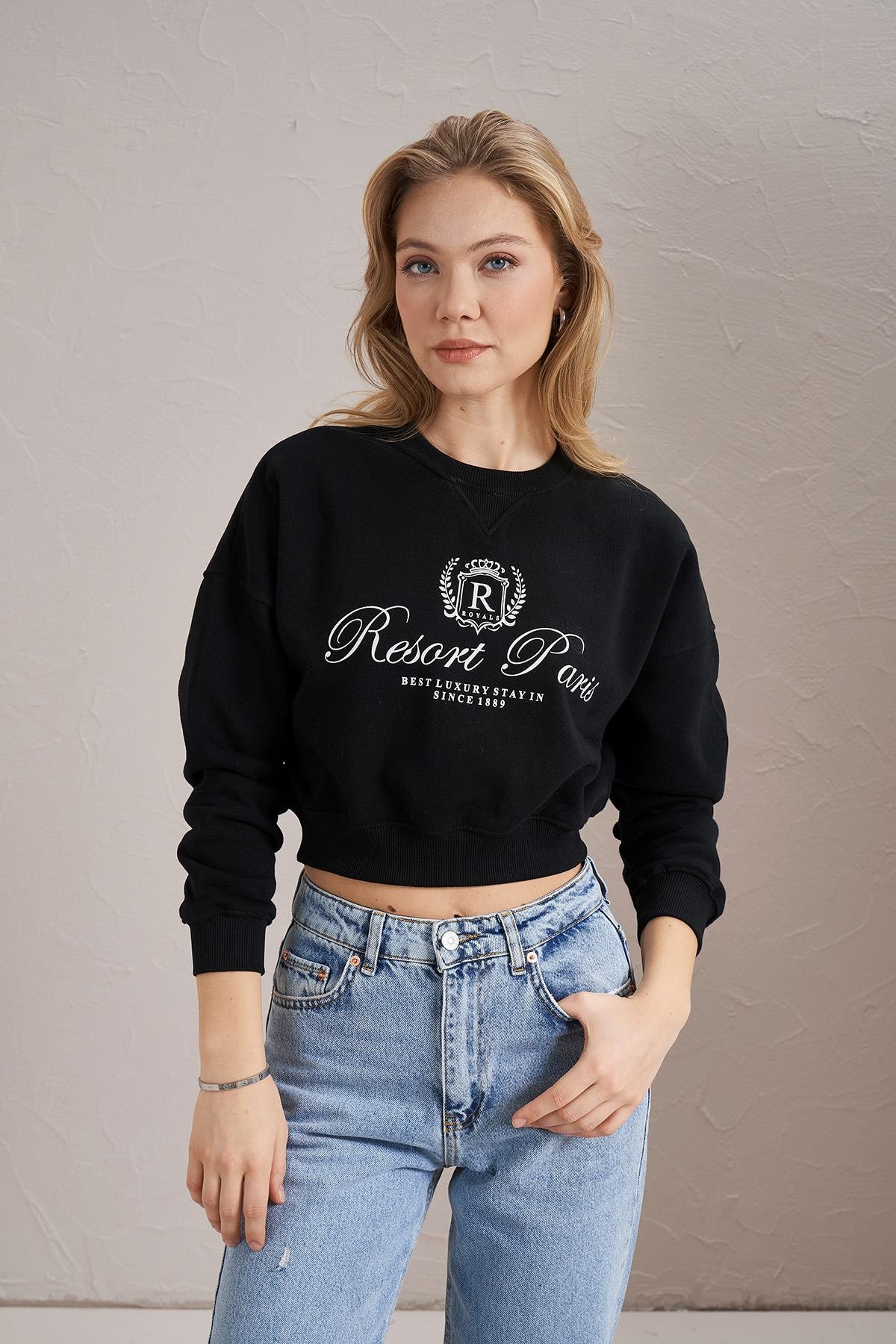 Kadın Resort Paris Baskılı Üç İplik Crop Sweatshirt - Siyah