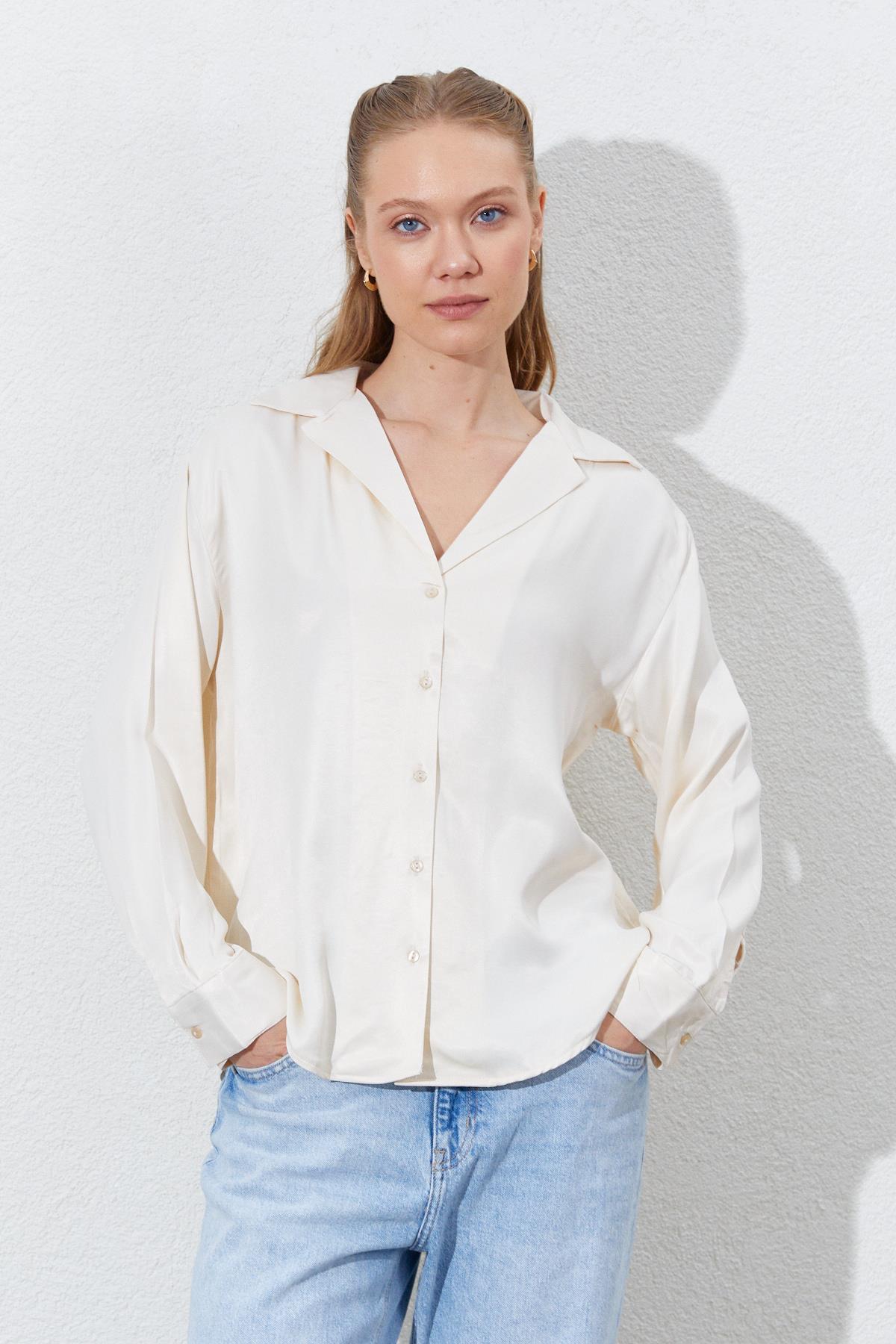 Kadın Sedef Düğmeli Gömlek - Krem