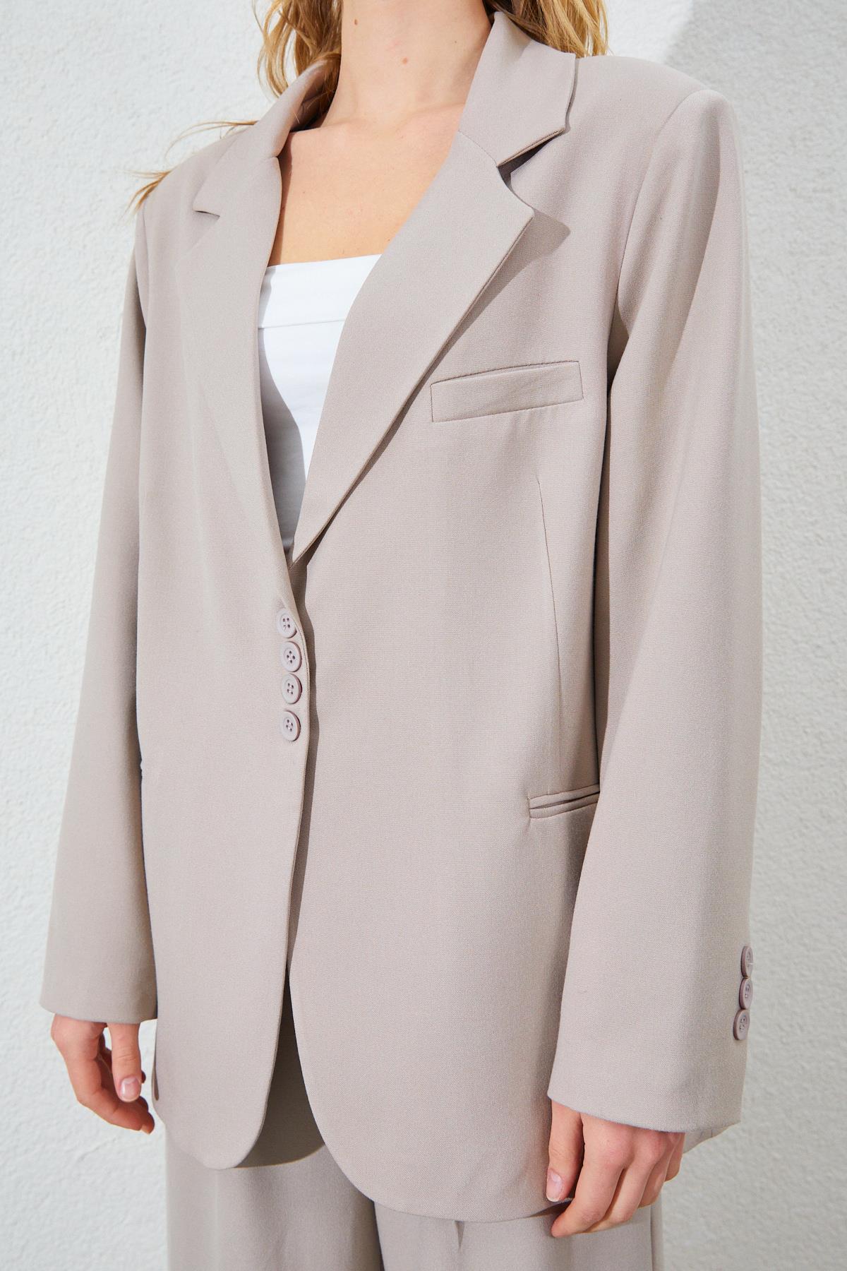 Kadın Dört Düğmeli Fleto Cepli Blazer Ceket