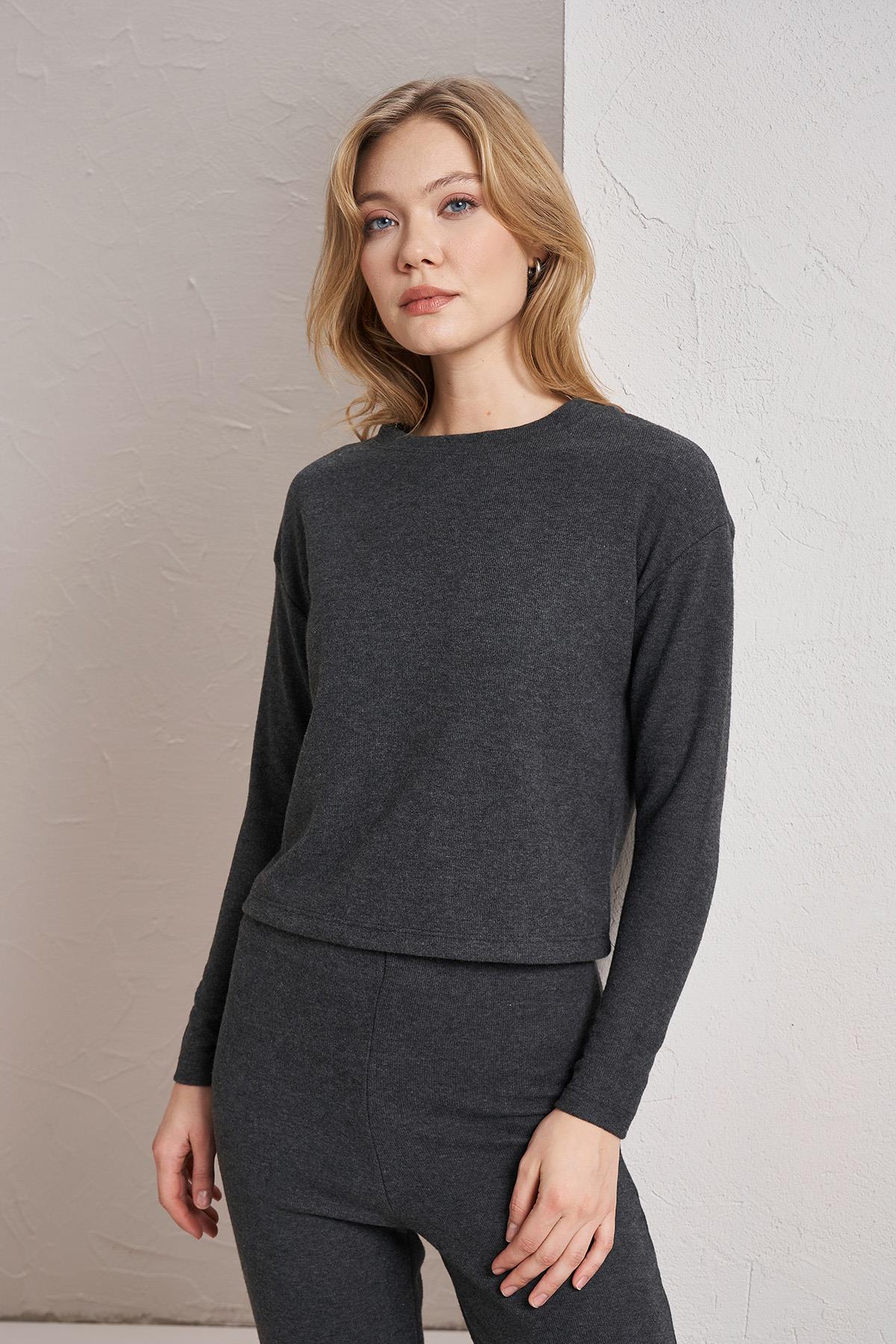 Kadın Bisiklet Yaka Selanik Kumaş Basic Sweatshirt