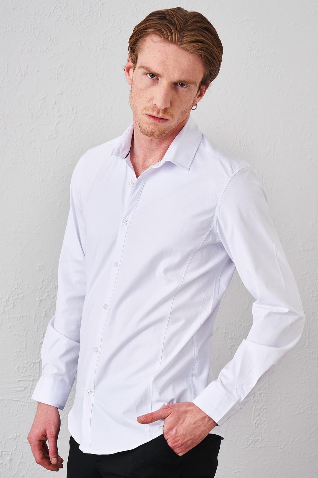 Erkek Uzun Kollu Önü Kulplu Likralı Poplin Slim Fit Gömlek