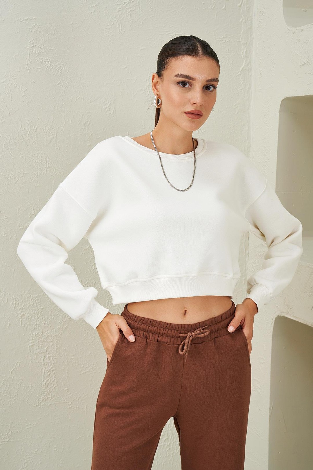 Kadın Bisiklet Yaka Üç İplik Oversize Crop Sweatshirt