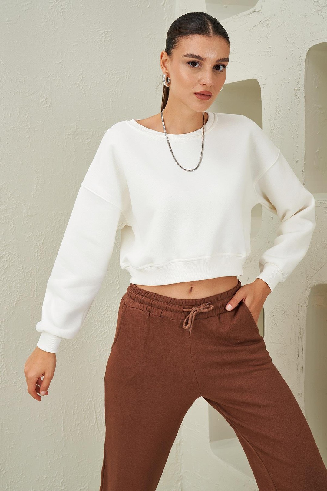 Kadın Bisiklet Yaka Üç İplik Oversize Crop Sweatshirt - Ekru