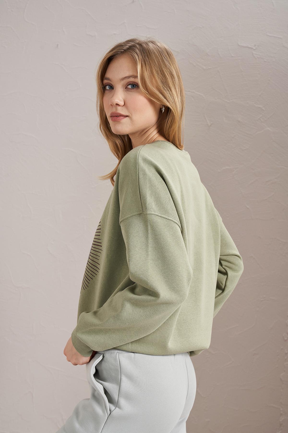 Kadın Bisiklet Yaka Eagles Baskılı Üç İplik Basic Sweatshirt