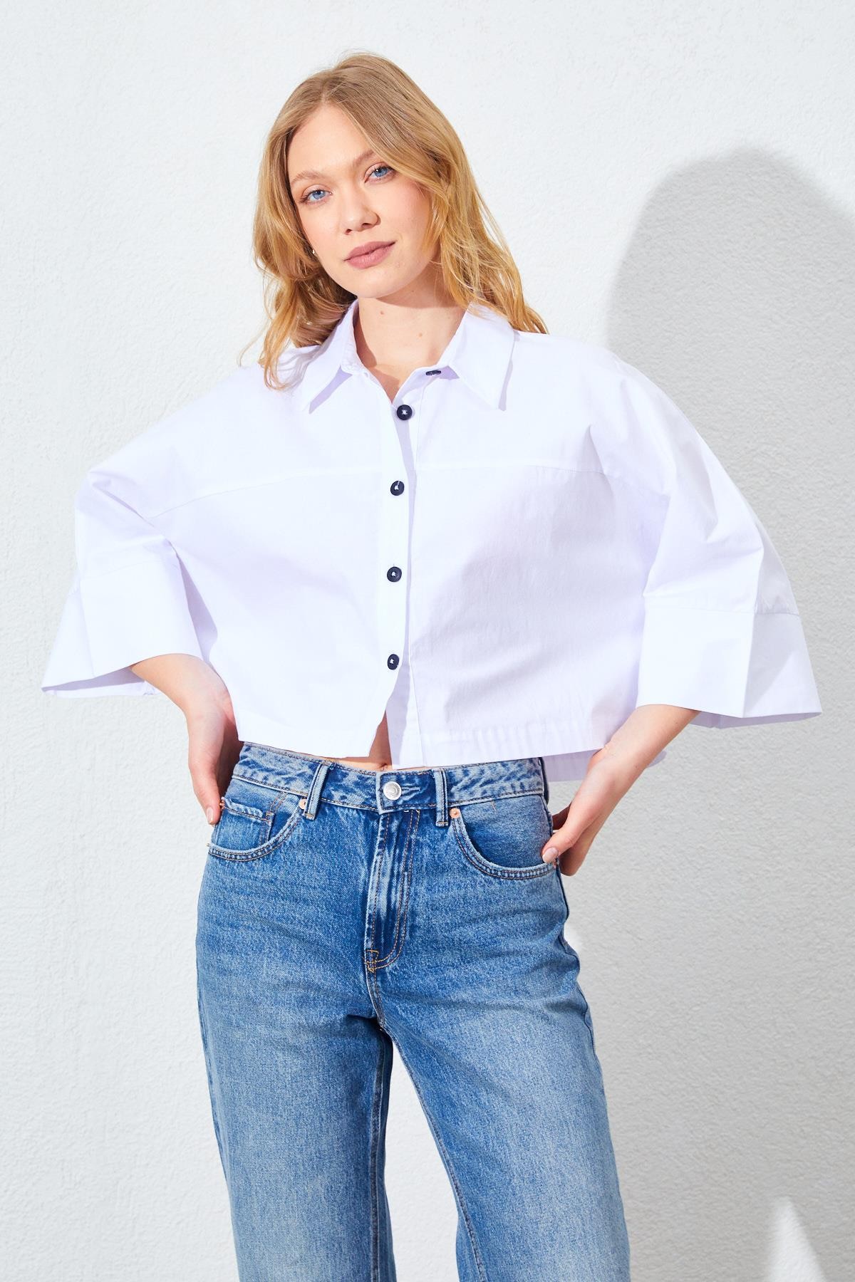 Kadın Düşük Kol Çımalı Crop Poplin Gömlek