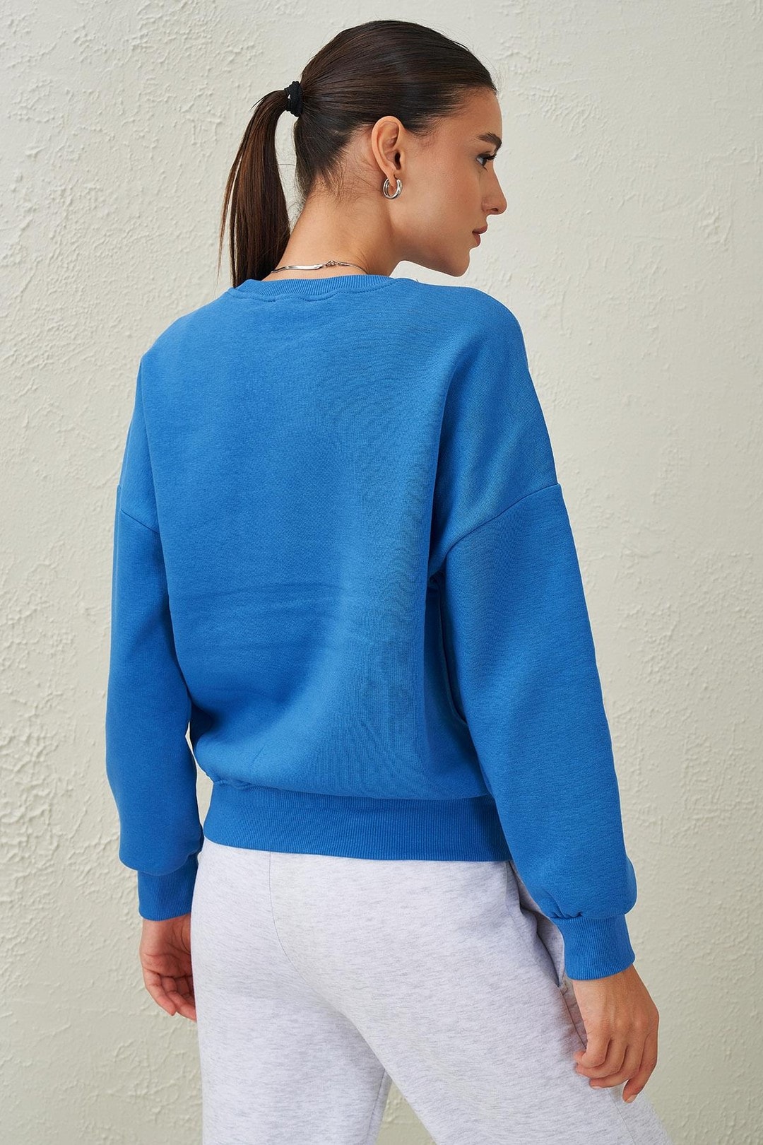 Kadın Bisiklet Yaka Üç İplik Basic Sweatshirt