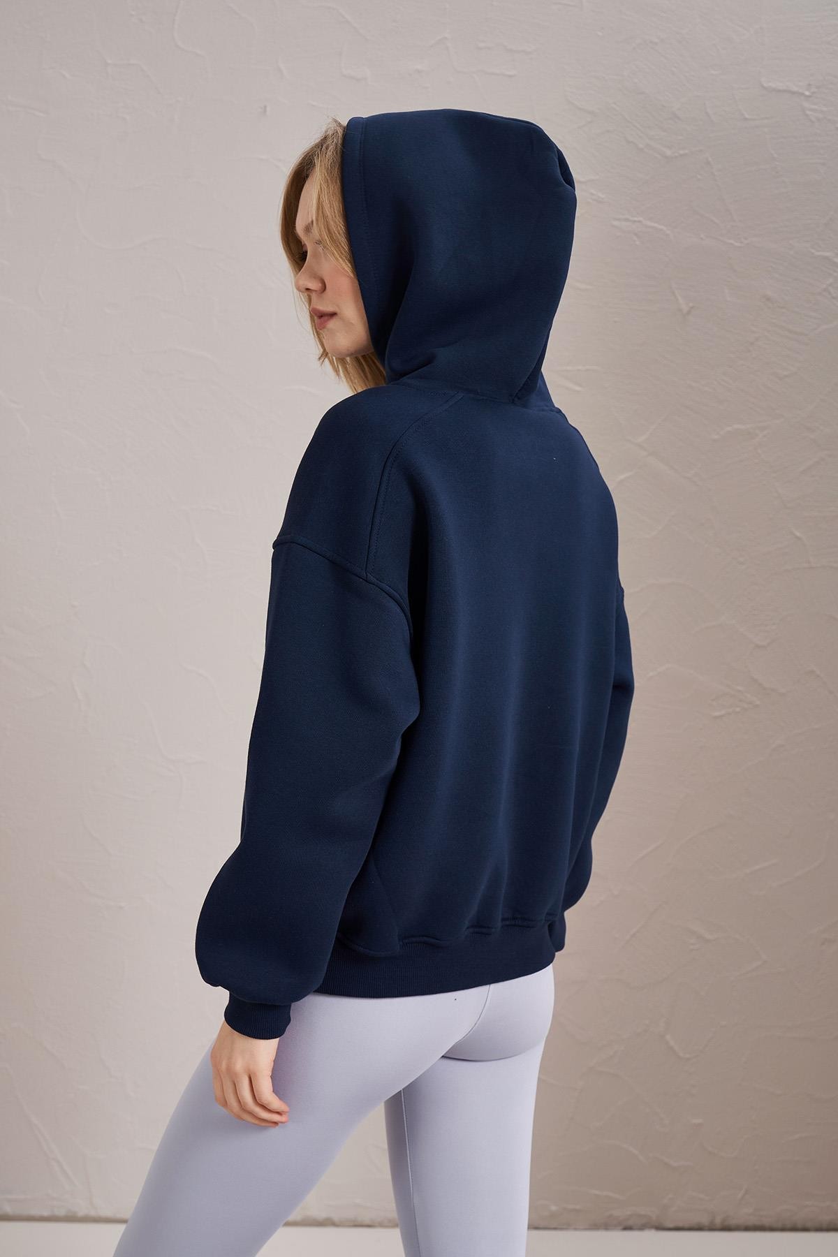 Kadın Kapüşonlu Oversize Basic Sweatshirt