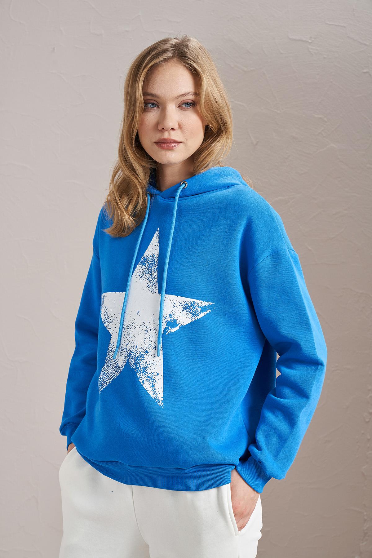 Kadın Yıldız Baskılı Cepsiz Üç İplik Kapüşonlu Sweatshirt