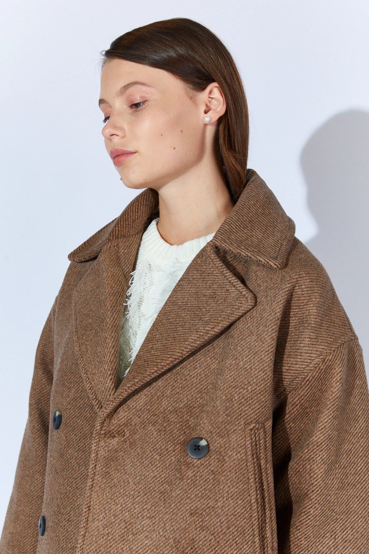 Kadın Yakalı Dört Düğmeli Diagonel Kısa Kaşe Ceket