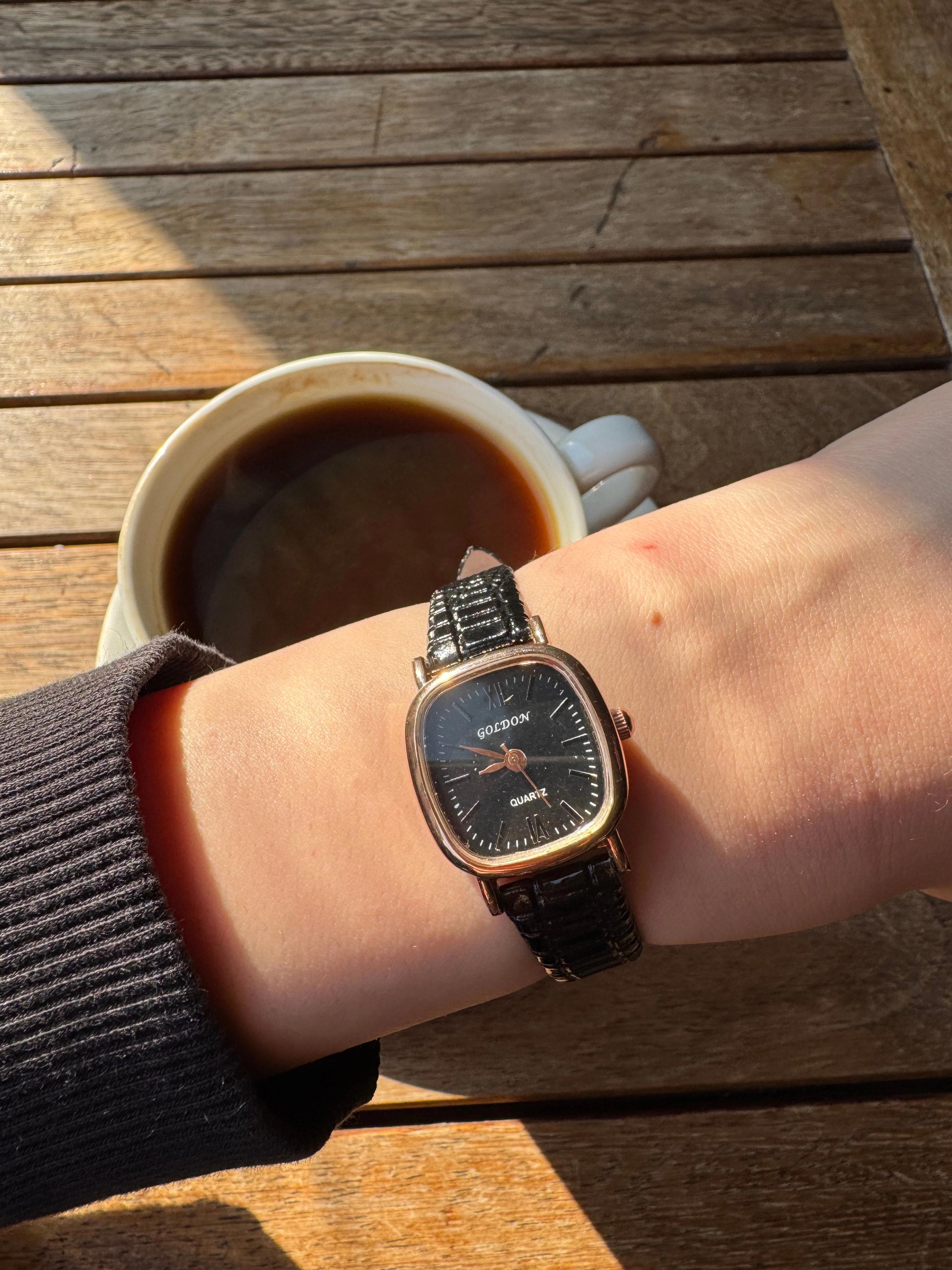 Anka Noir Deri Kordon Oval Kasa Yeni Sezon Kadın Kol Saati Rose Gold (Siyah Kadran)