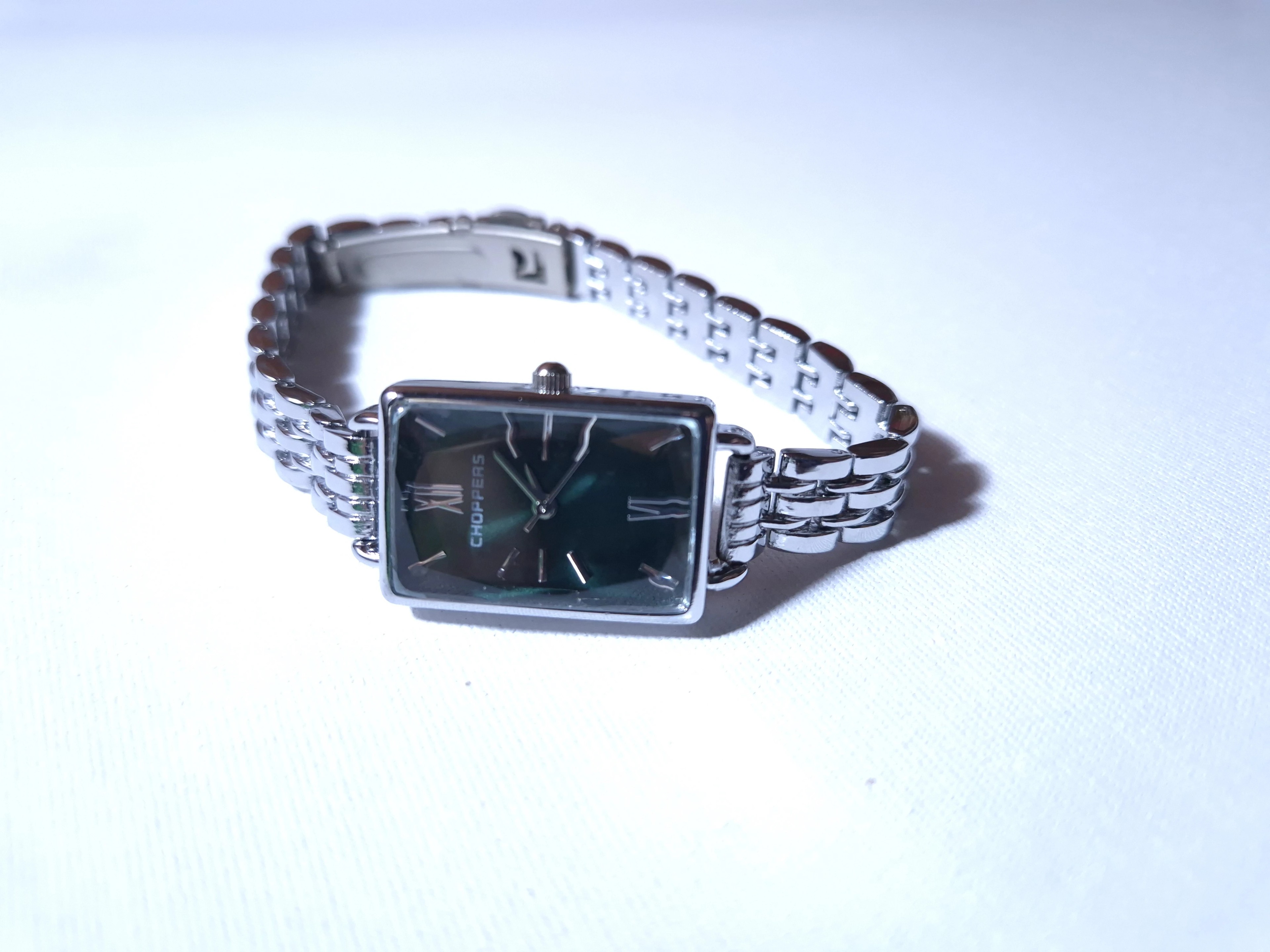 Lena Verde Metal Kordon Dikdörtgen Kasa Yeni Sezon Kadın Kol Saati Gümüş (Zümrüt Yeşili Kadran)