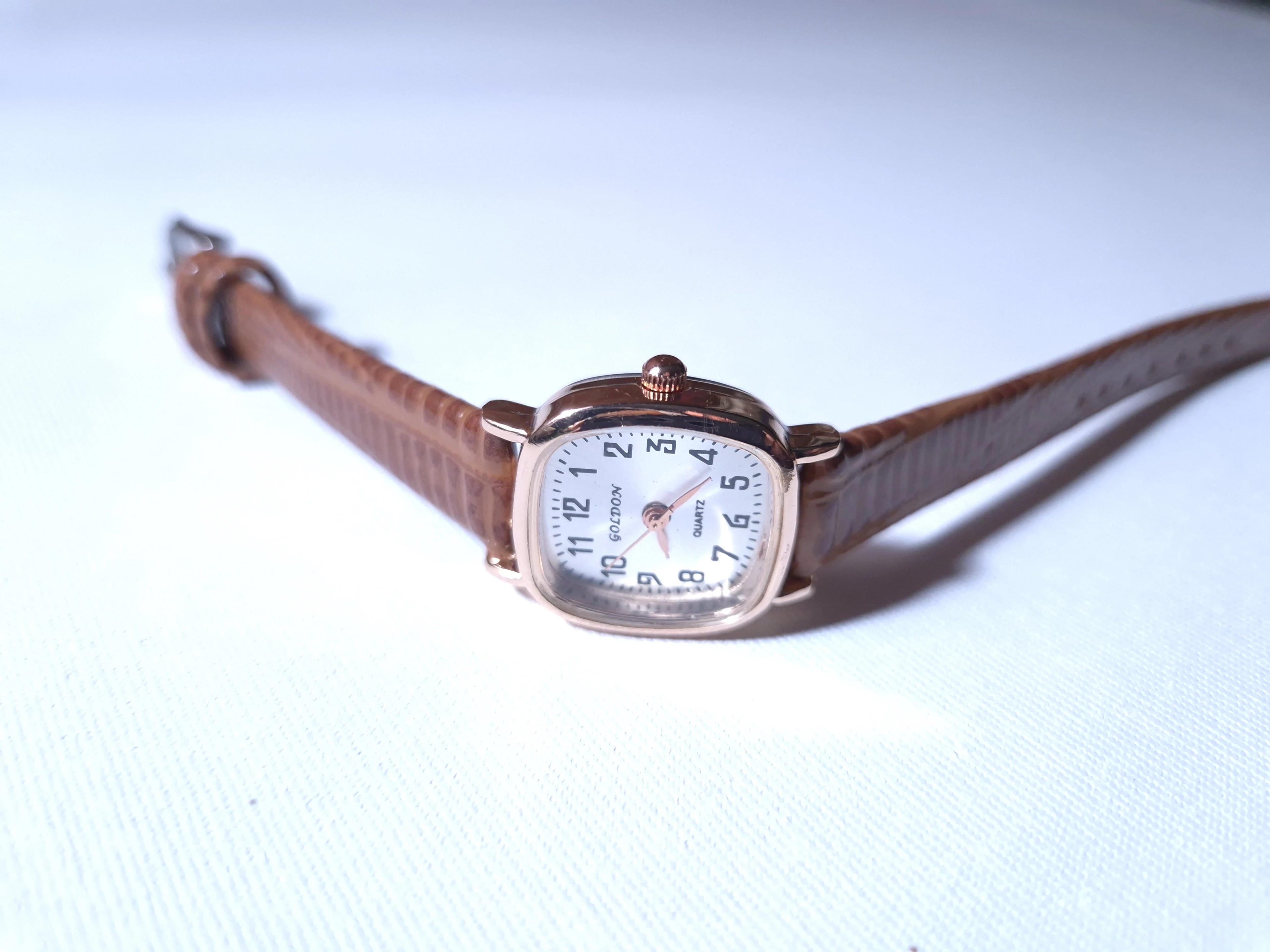 Anka Sophia Deri Kordon Oval Kasa Yeni Sezon Kadın Kol Saati Rose Gold (Beyaz Kadran)