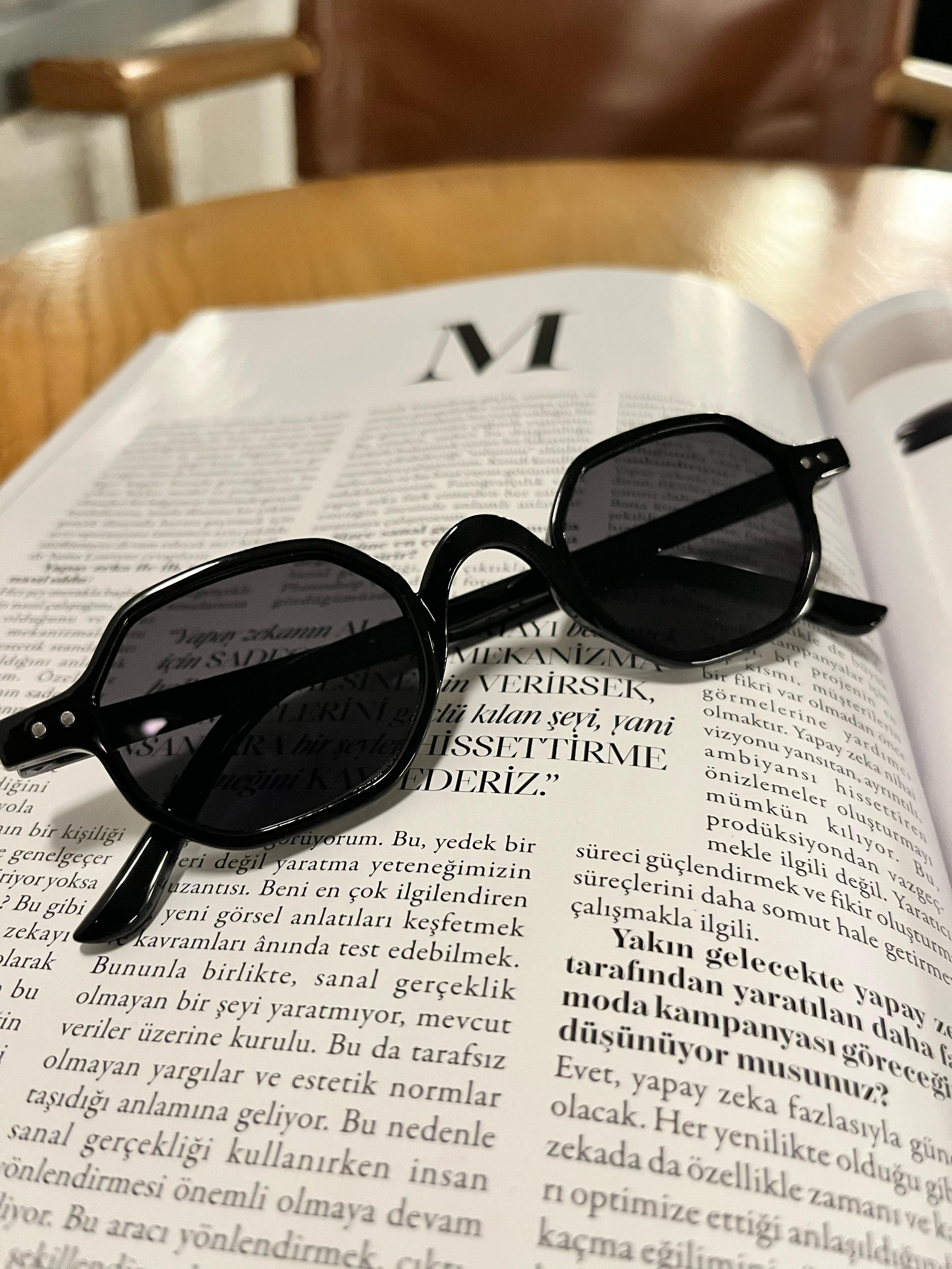 Olivia Black Yeni Sezon Çokgen Güneş Gözlüğü
