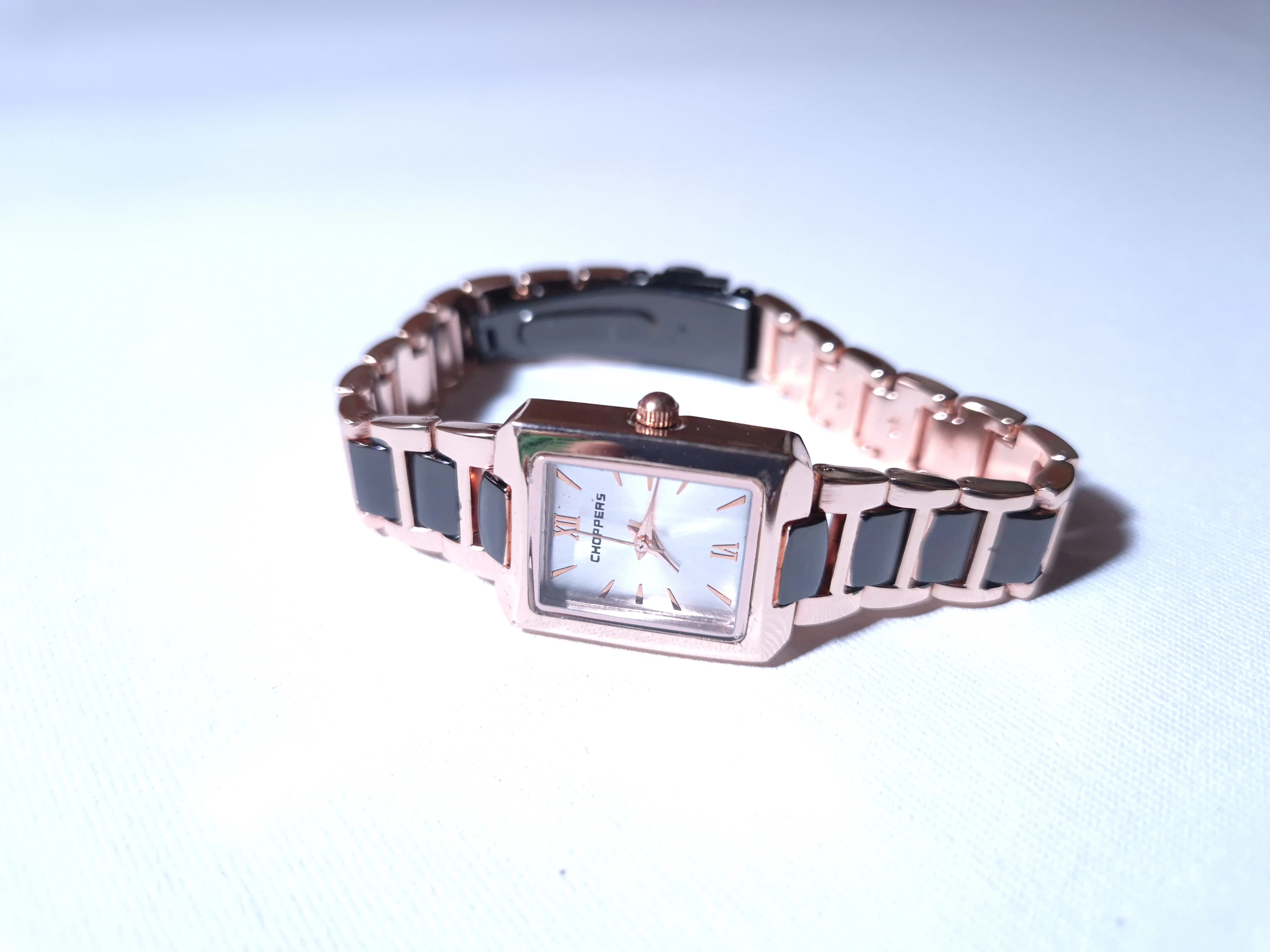 Lena Elara Metal Kordon Dikdörtgen Kasa Yeni Sezon Kadın Kol Saati Rose Gold (Metalik Gümüş Kadran)