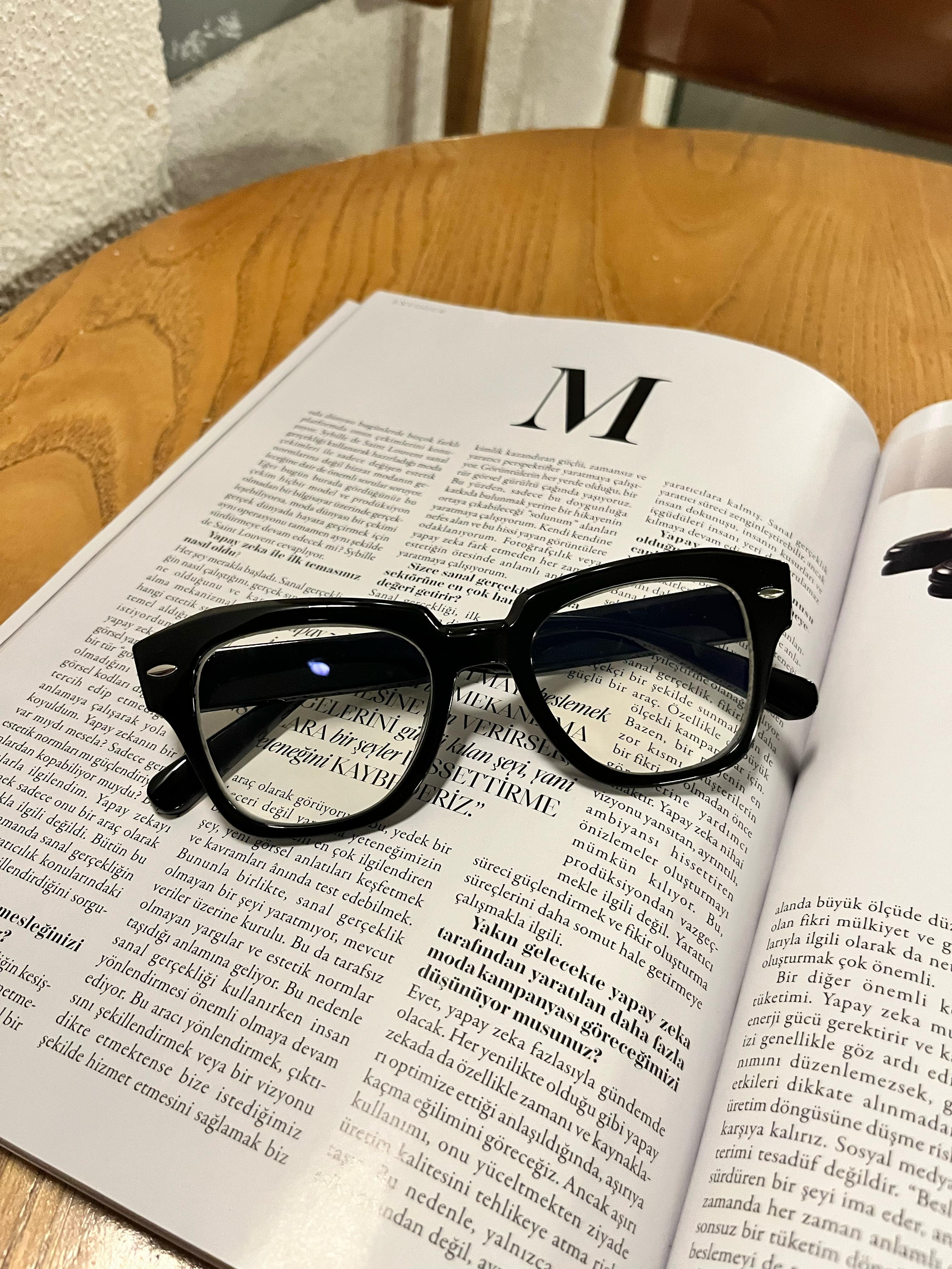 Oriana Siyah Çerçeveli Yeni Sezon Vintage Cat-Eye Blue Block Optik Gözlük