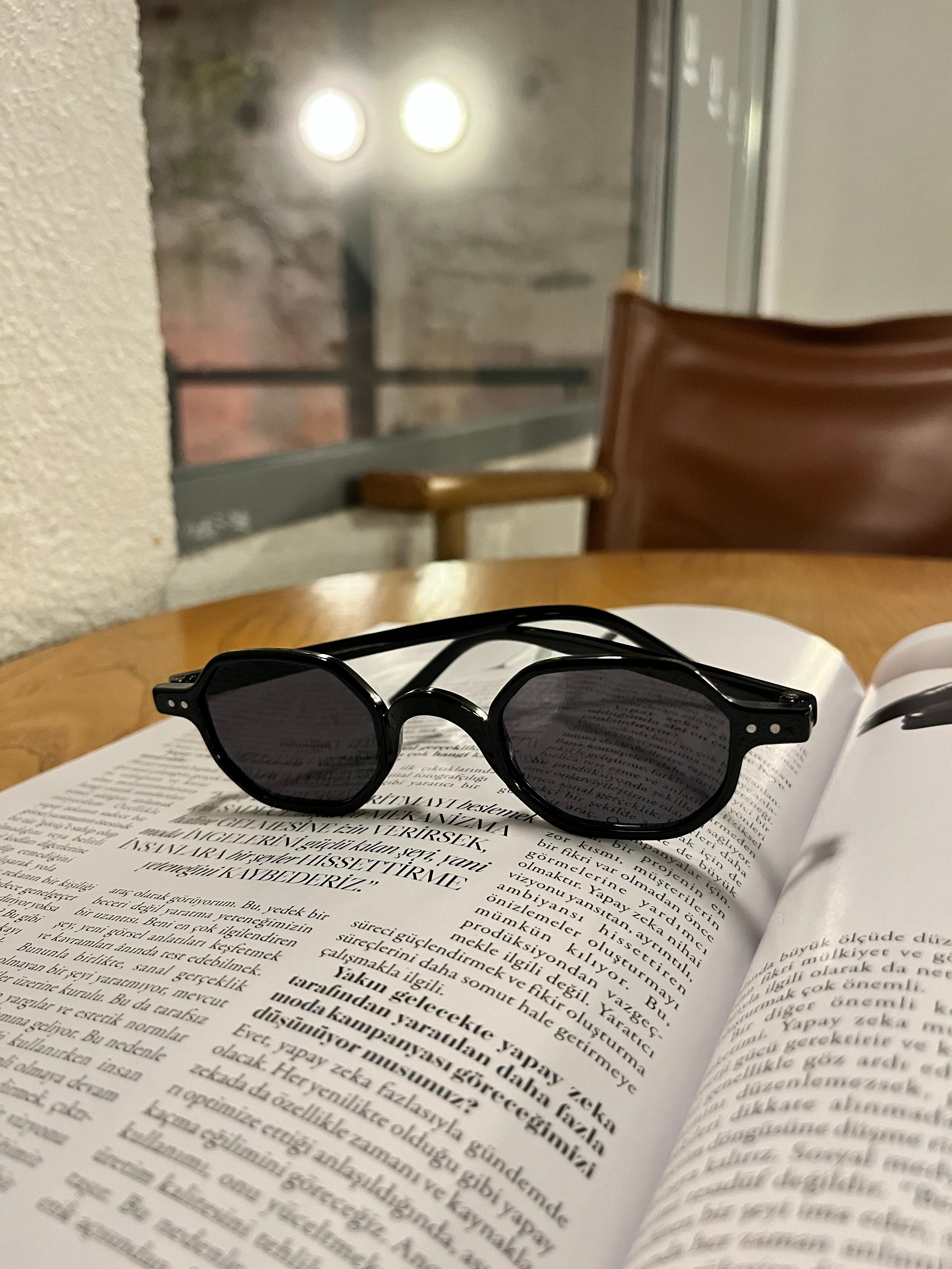 Olivia Black Yeni Sezon Çokgen Güneş Gözlüğü