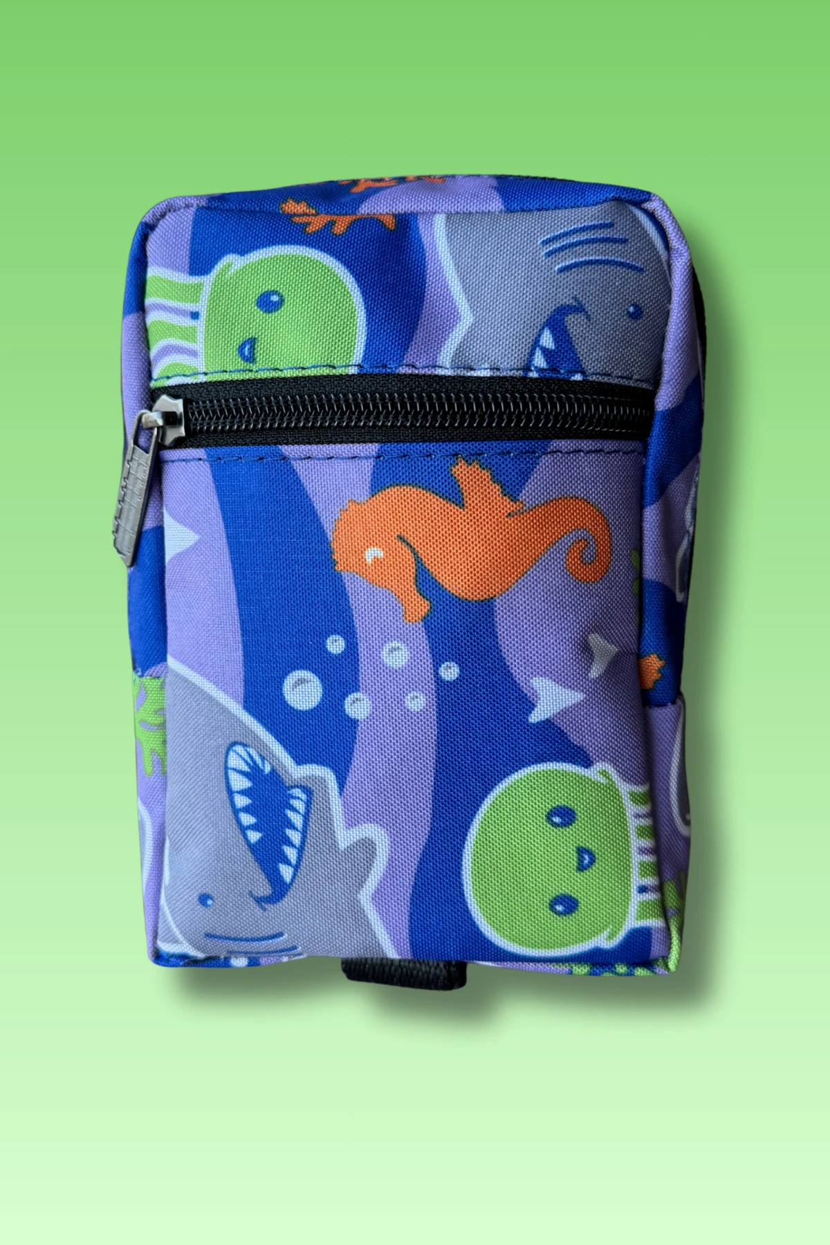 Tasmaya Takılan Köpek Çantası – Pratik Kaka Poşeti ve Ödül Maması Kutusu