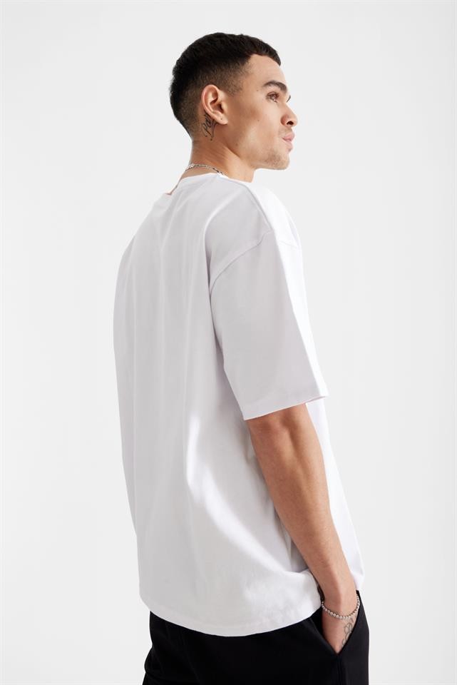 Beyaz Nakışlı T-Shirt