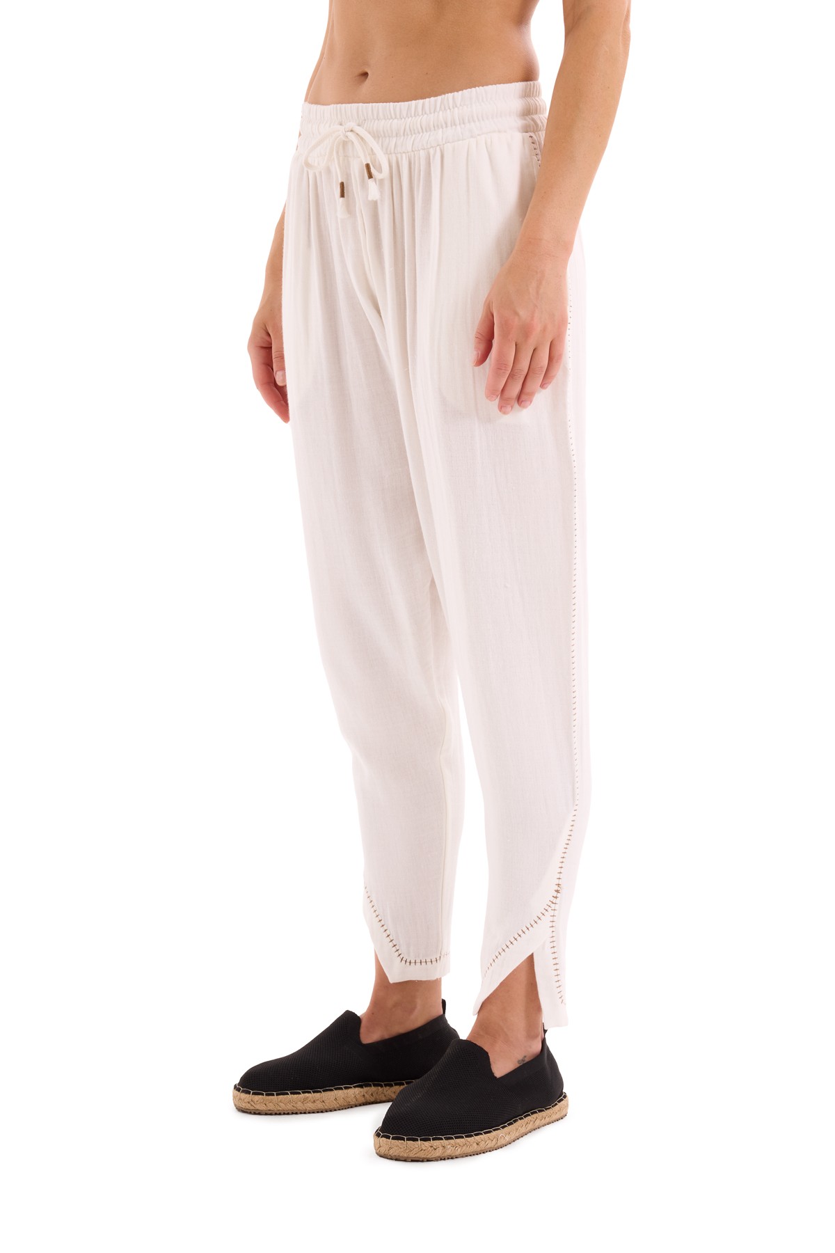 White Crochet Detailed Trousers K