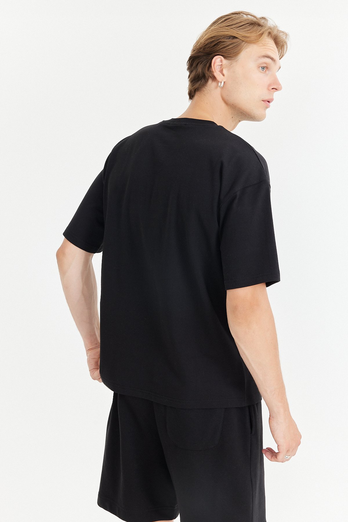 Siyah Essentials Oversize T-Shırt