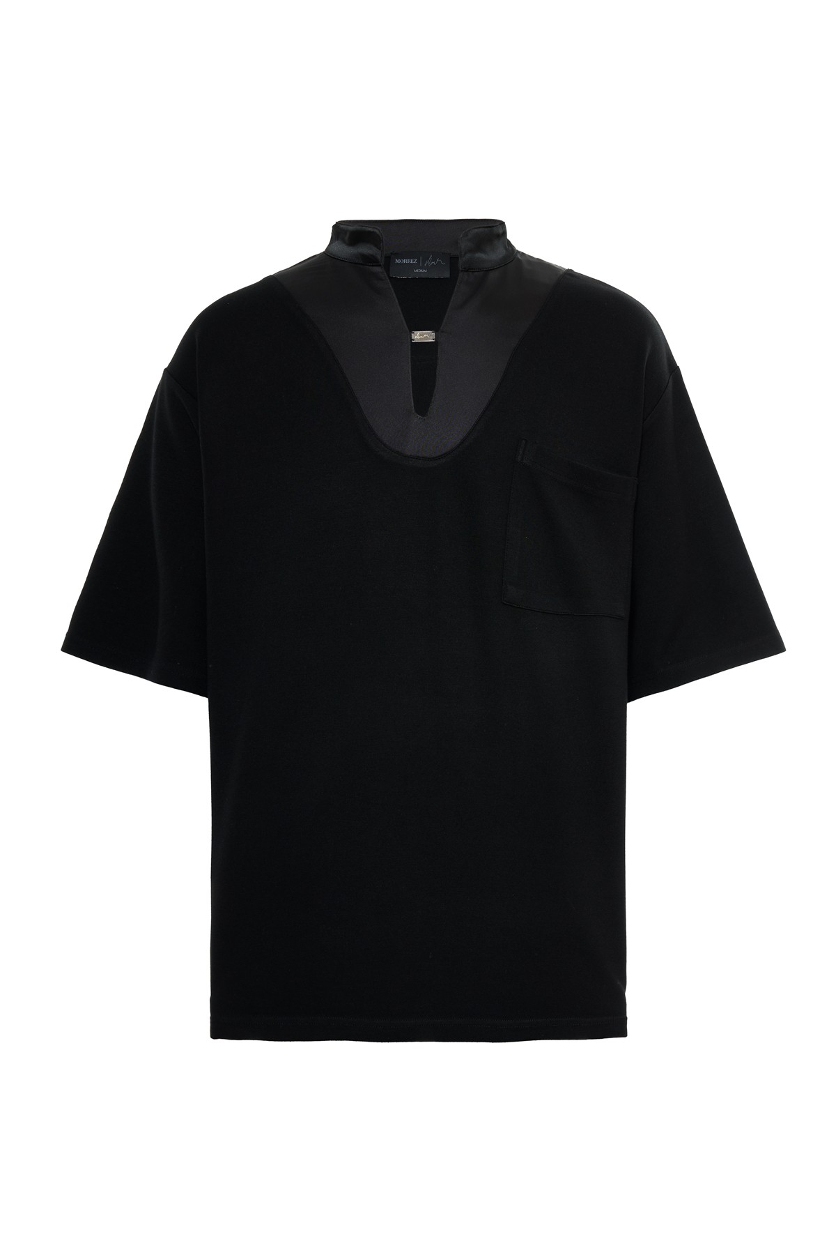 Metal Logolu Tasarım T-Shirt