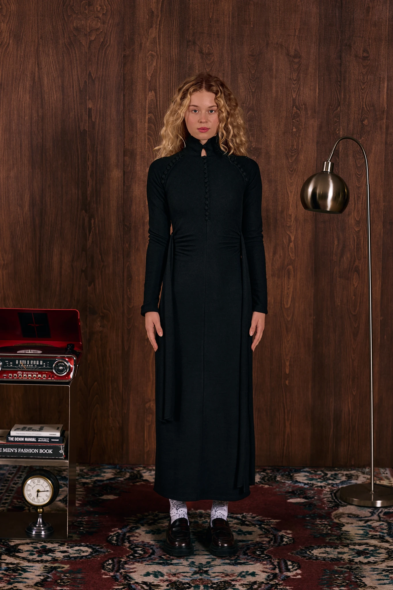 Threaded Ties Düğme ve Nakış Detaylı Örme Midi Elbise Siyah