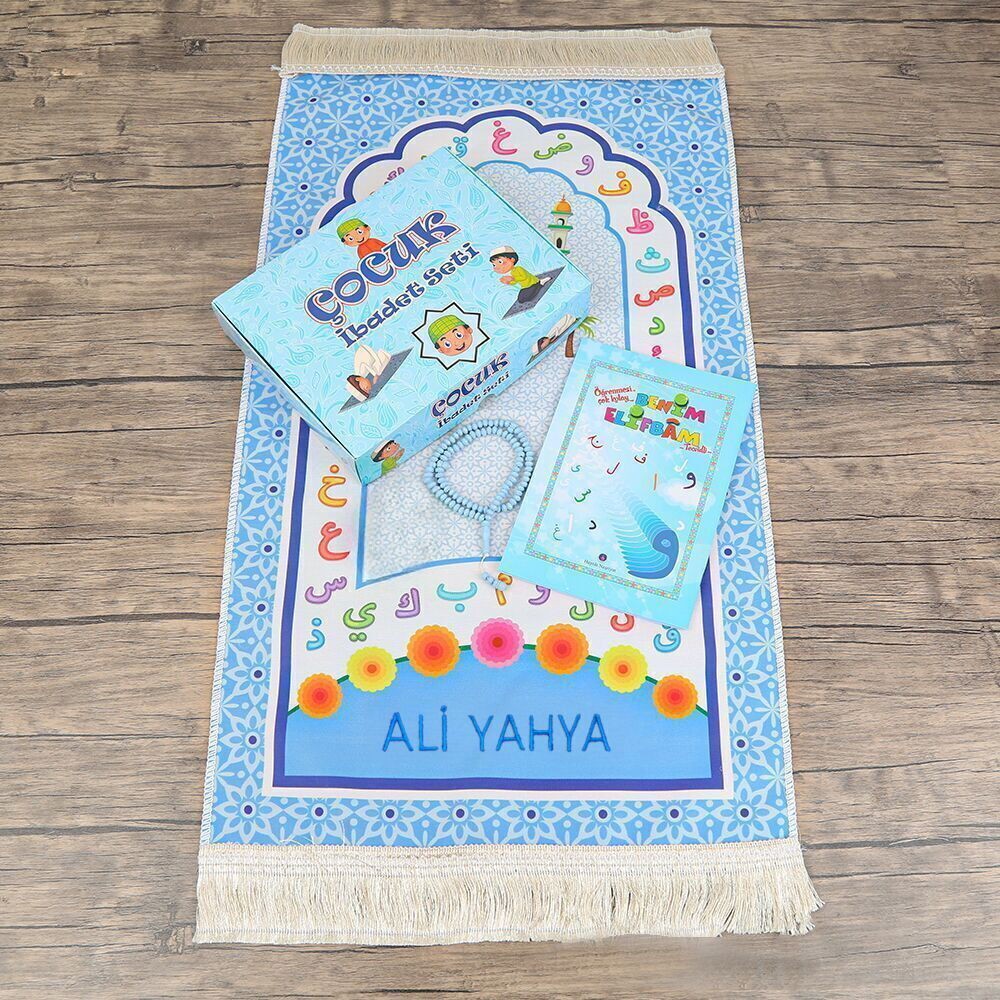 İsme Özel Çocuk Seccadesi ve Eğitici Kitabı Namaz Seti  - Mavi 45x82 cm -288 gr - Tesbih