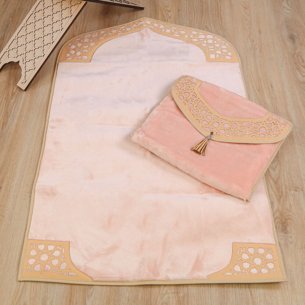 Lüks Çantalı Kaymaz Deri Tabanlı Soft Yumuşak Peluş Seccade Pembe (Seccade 72*228 cm, Çanta 39*44 cm)