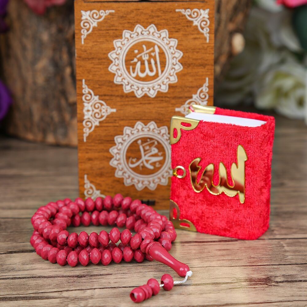 Mini Ahşap Kutuda Mini Kur'an-ı Kerim & Kırmızı Kristal Tesbih (13x7cm)