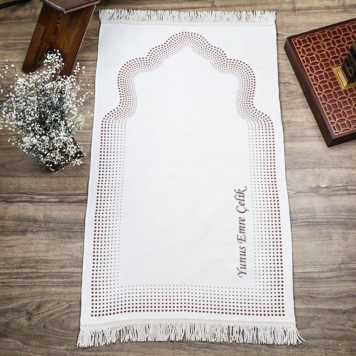 İsminizi Seccadeye Nakşediyoruz İsme Özel Seccade Zümra Krem  65x115 cm - 430 gr
