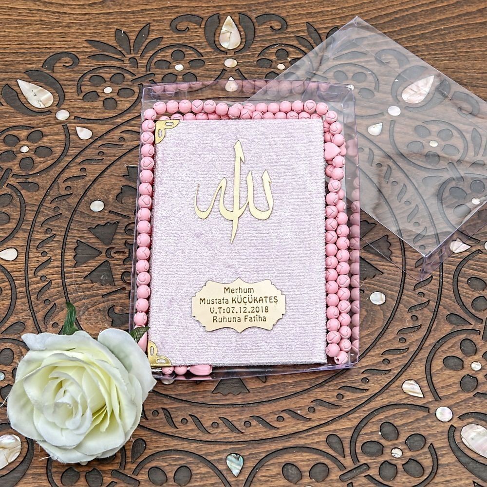 Kadife Kaplı Yasin Kitabı (Çanta Boy), Kokulu Tesbih, Asetat Kutuda (17×15) Mevlid Seti-Pembe