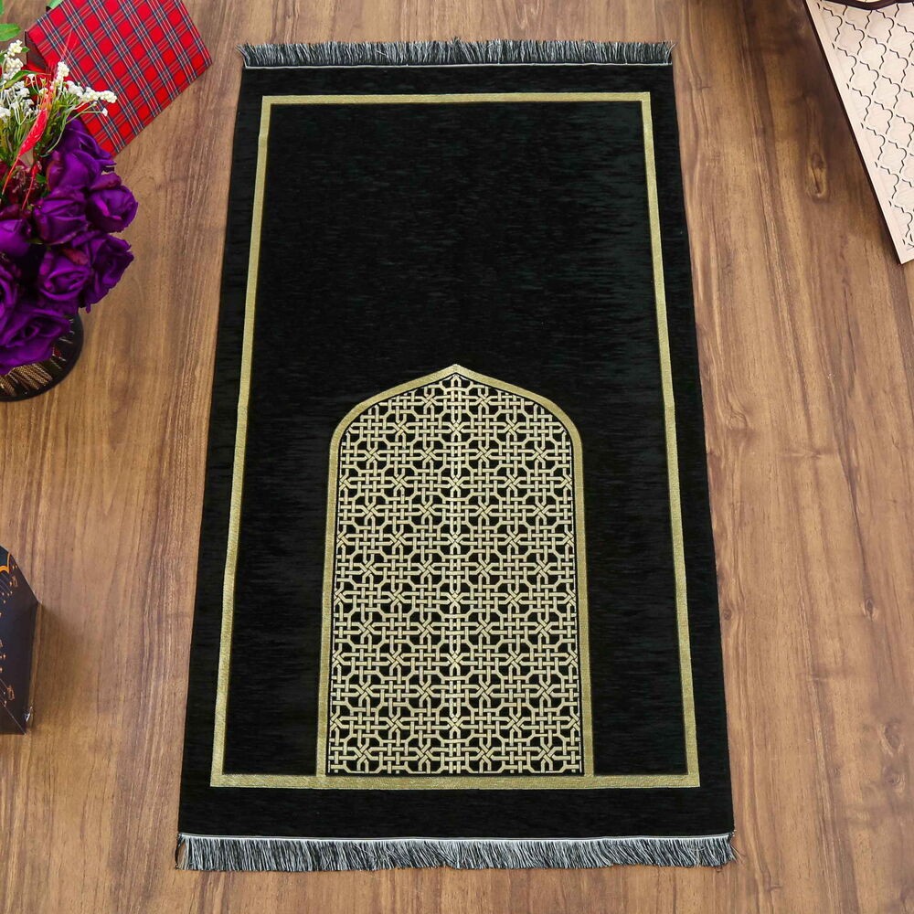 Selçuklu Desenli Lüks Şönil Seccade Siyah (66x120cm) 520 gr