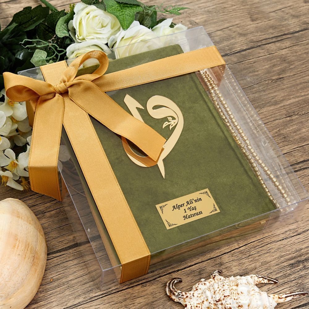 Hediyelik Kadife Kaplı Kur'an-ı Kerim (Orta Boy 16×24), Tesbih, Asetat Kutulu (25×18) Set Yeşil